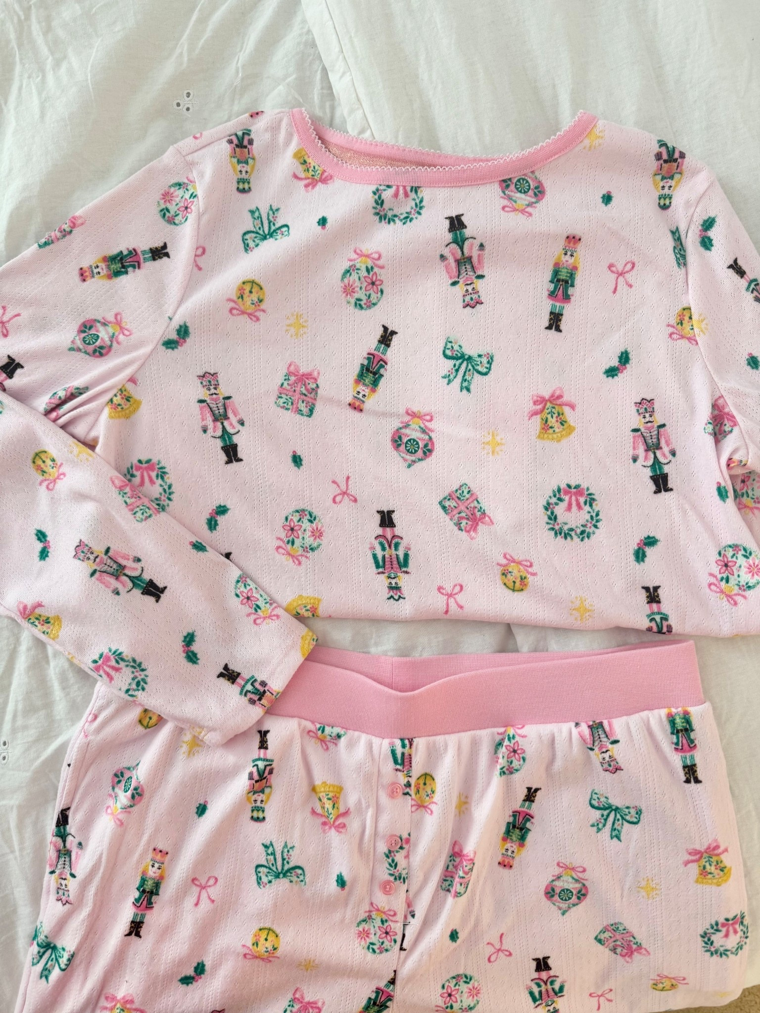 So soft, so cute, so affordable 💗✨🎅🏼

#LTKmorningroutine #LTKHoliday #LTKSeasonal