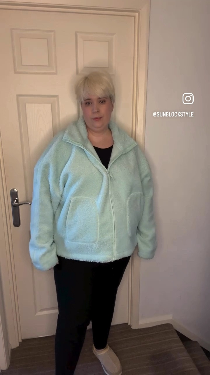 Love a bit of colour 

#LTKbag #LTKFashionMonth #LTKstyletip