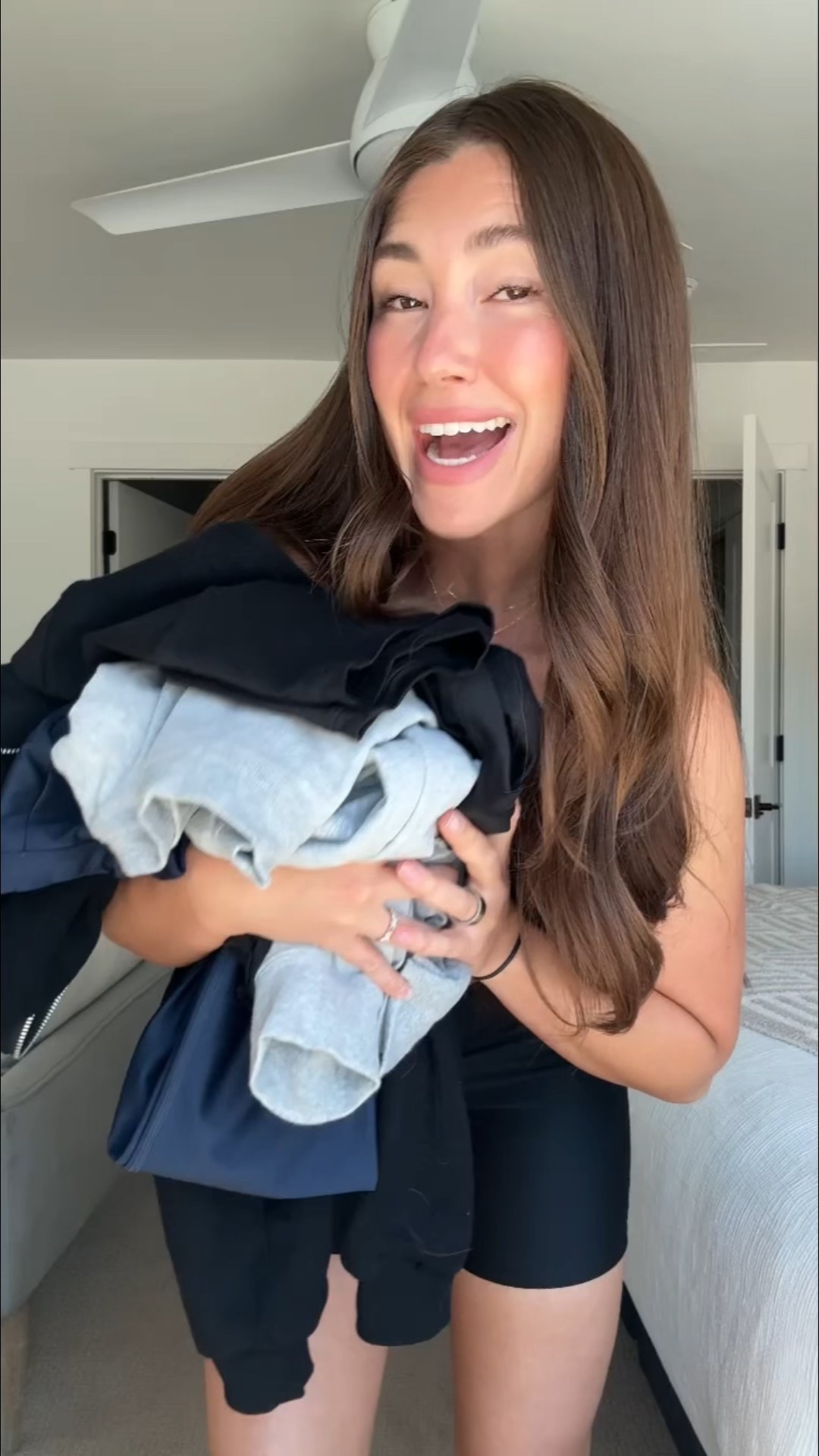 ALO try on! Wearing size medium in all bottoms and large in all bras/tops except for gray pullover - wearing size medium! 