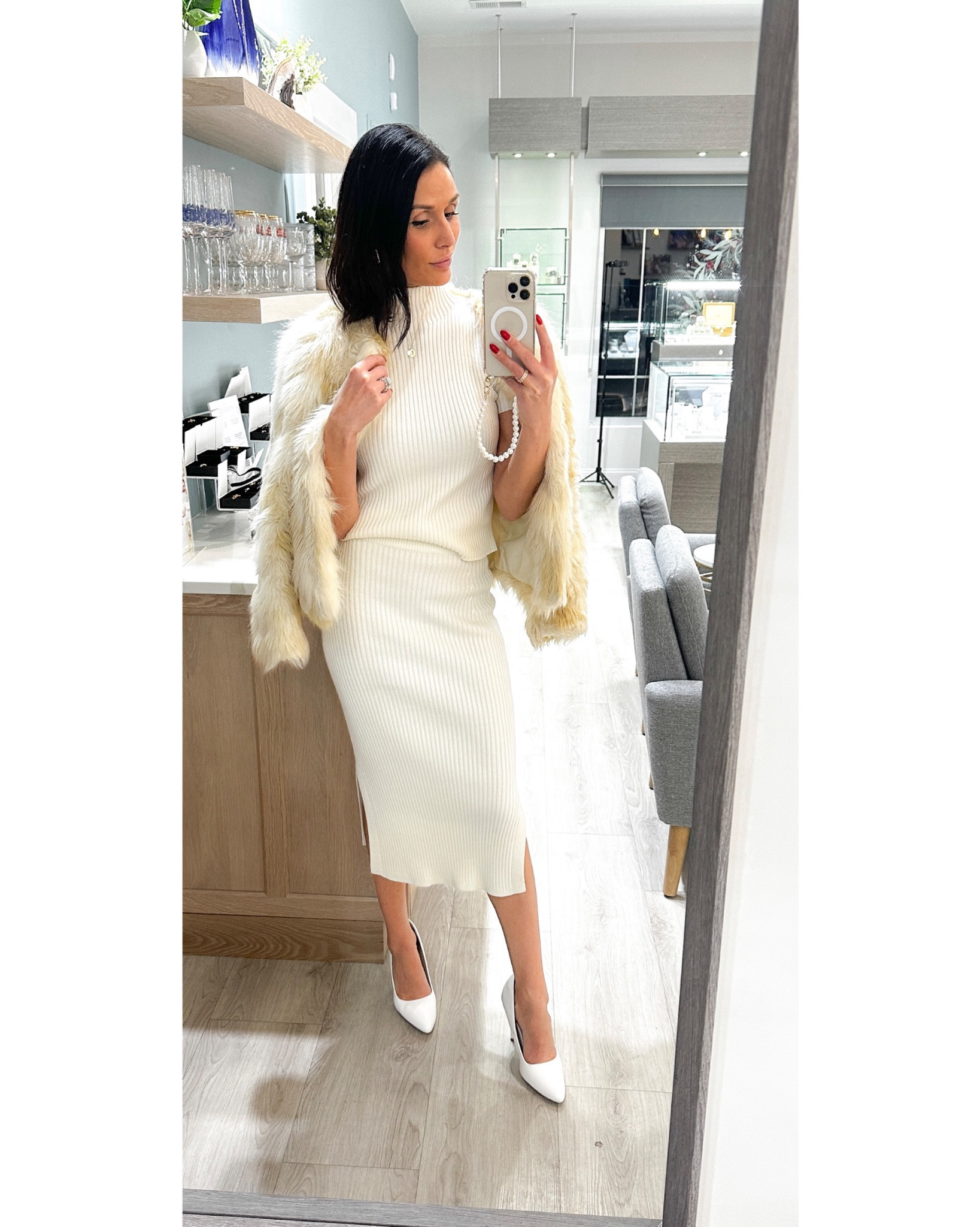 Winter White Inspo 🤍🔗

To shop Jewelry Follow & Inquire on INSTA @stylebystaz

#LTKFindsUnder100 #LTKSaleAlert #LTKStyleTip