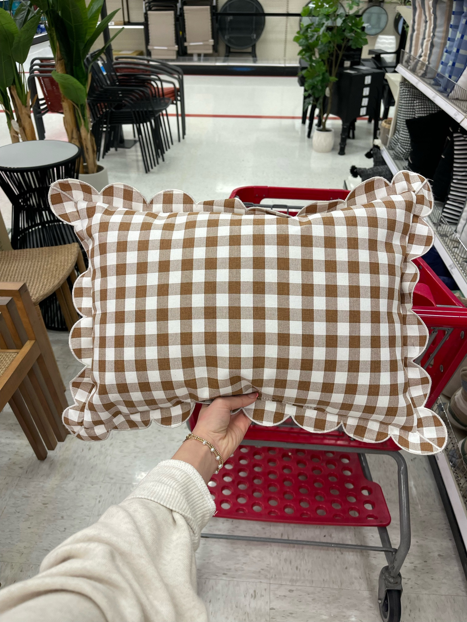 Cute patio pillows! 

#LTKHome #LTKSeasonal