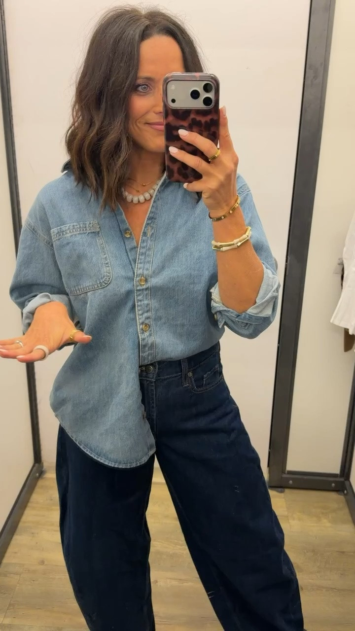 this Old Navy top is sooo good 😍 the perfect little layer for fall! i love a denim on denim moment!

#OldNavy #OldNavyStyle #OldNavyFinds #FallFashion #AffordableFashion