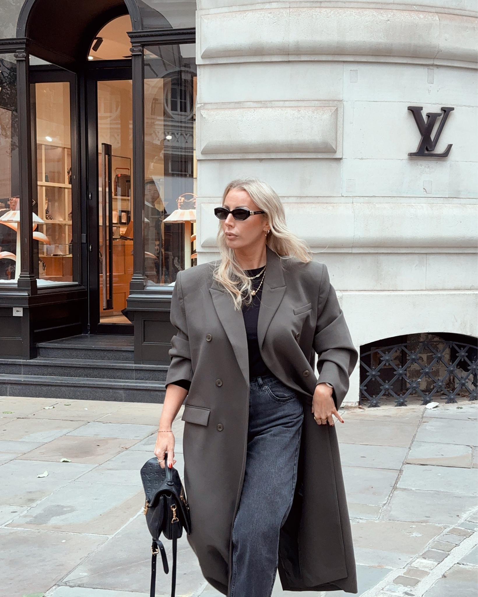 I wear size medium in the jacket  

#LTKcurves #LTKmidsize #LTKwinter