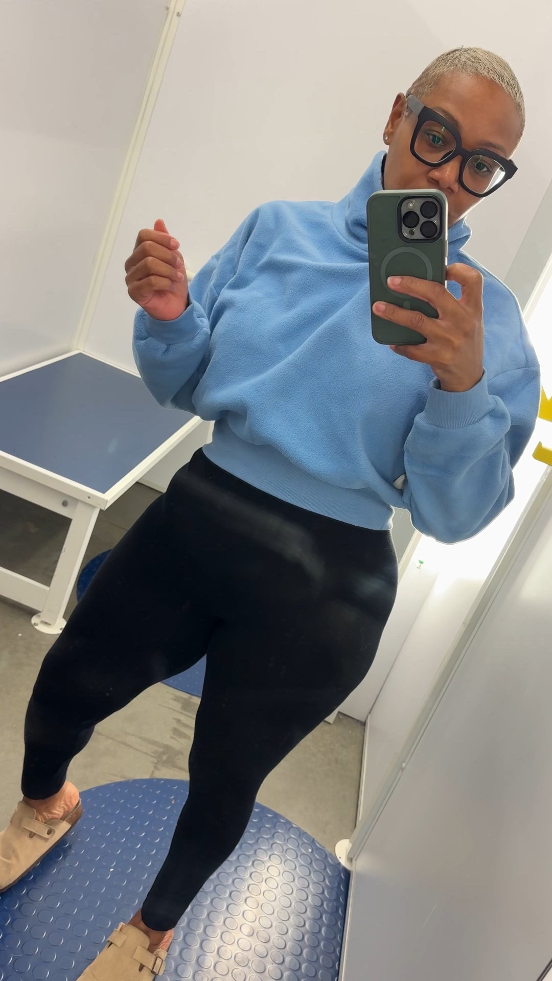 Did somebody say sweater weather?! Check out what I spotted in Old Navy. Let me know which one you’d grab?!⁣ 🙌🏾

**I’m wearing a medium in the mock necks + sweater rugby & large in the cardigans

Old navy, old navy haul, midsize style, midsize fashion, mom style, mom fashion 

⁣

#LTKMidsize #LTKOver40 #LTKCyberWeek