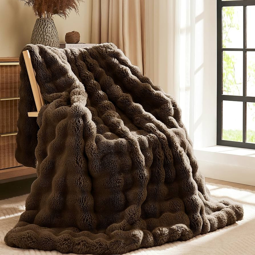 L'AGRATY Faux Rabbit Fur Blanket: 50" x 60" Luxury Soft Fluffy Thick Fur Throw Blanket for Couch ... | Amazon (US)
