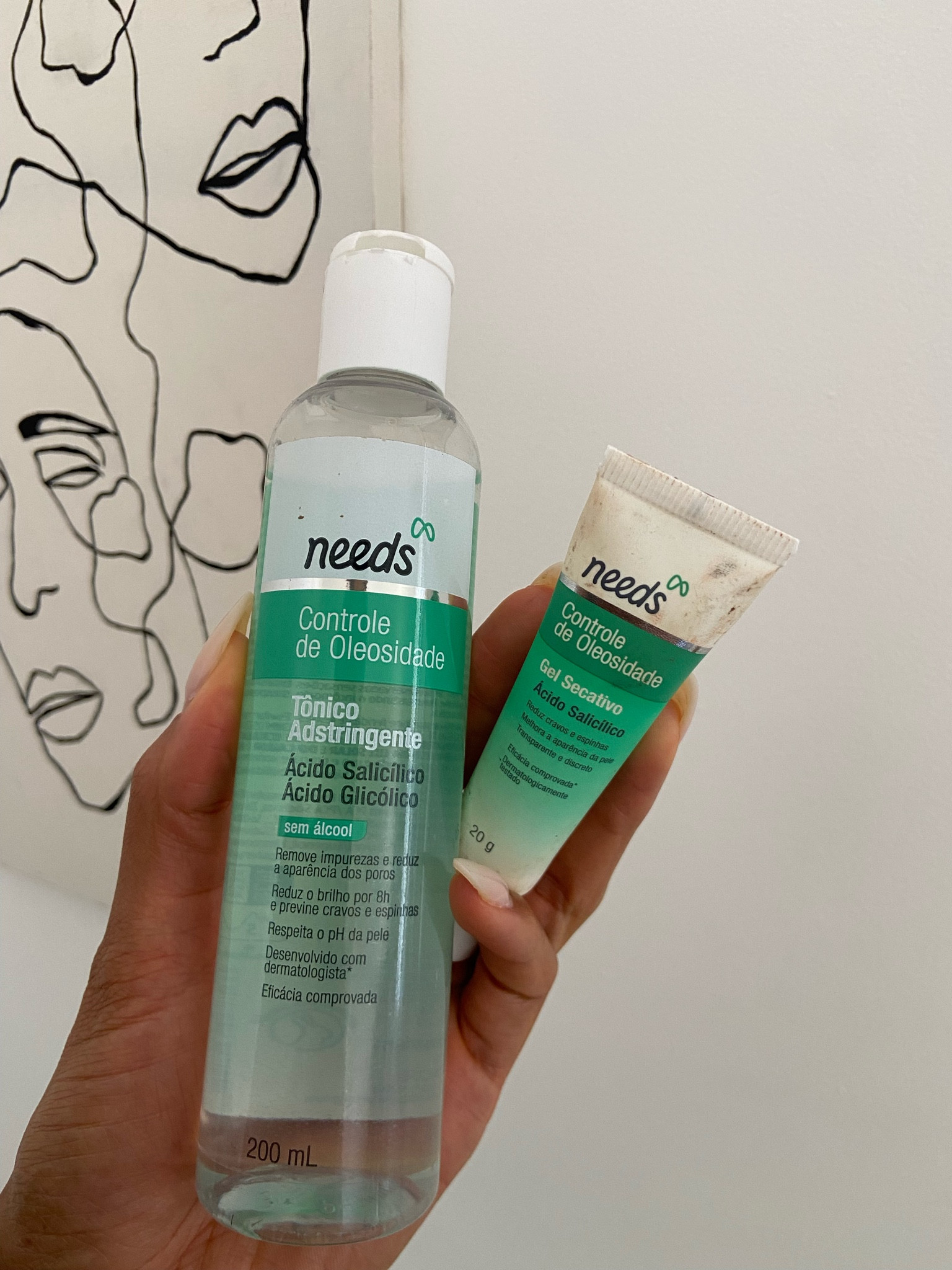 O combo perfeito pra você que tem pele oleosa e tendência a acne!!

Passo todos os dias o adstringente e o gel secativo quando tem algum sinal de espinha!!

#peleacneica #skincare #LTKBrazil


#LTKbeauty #LTKbrasil