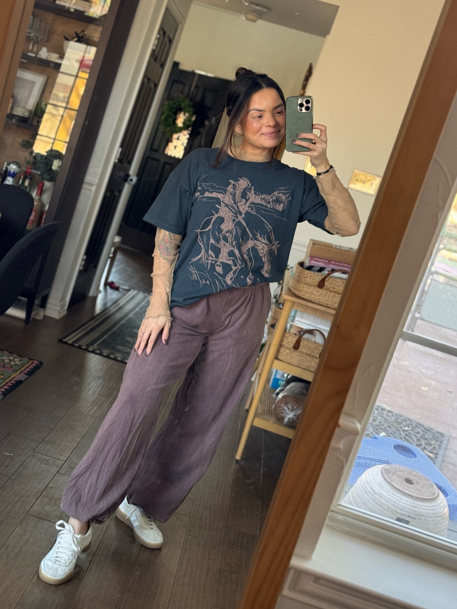 Comfy throw on for everyday 

#LTKActive #LTKStyleTip #LTKFindsUnder100