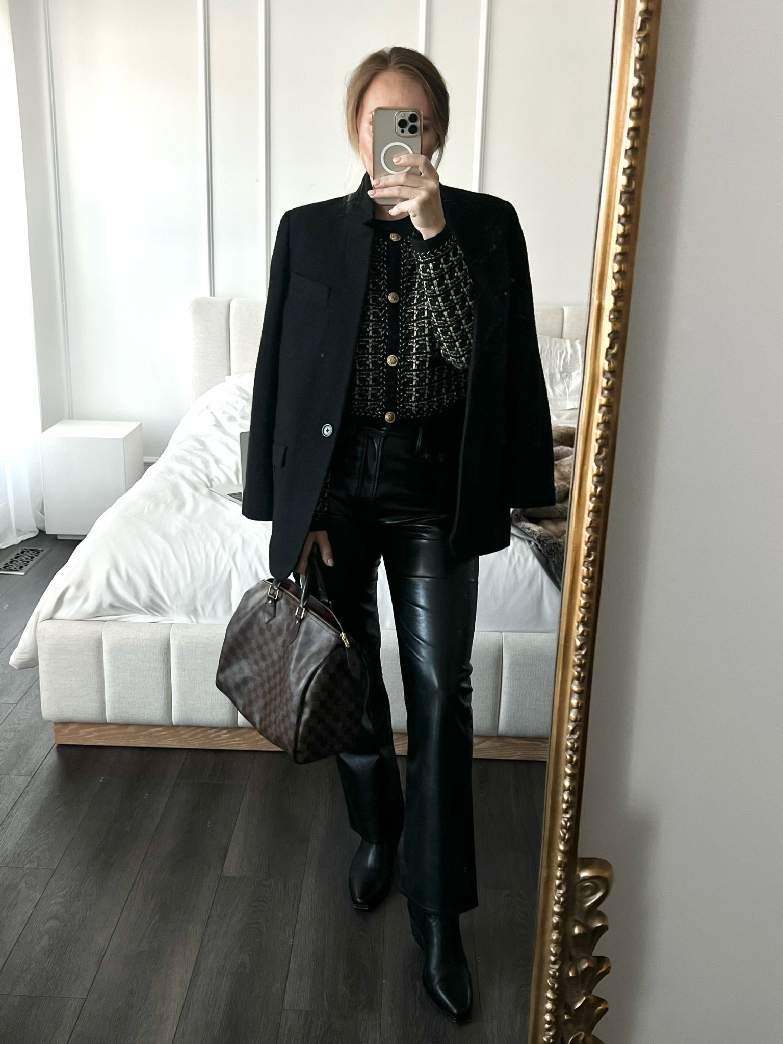 Todays Simple OOTD #capsulewardrobe #minimalwardrobe #lvspeedy 

#LTKstyletip #LTKsalealert
