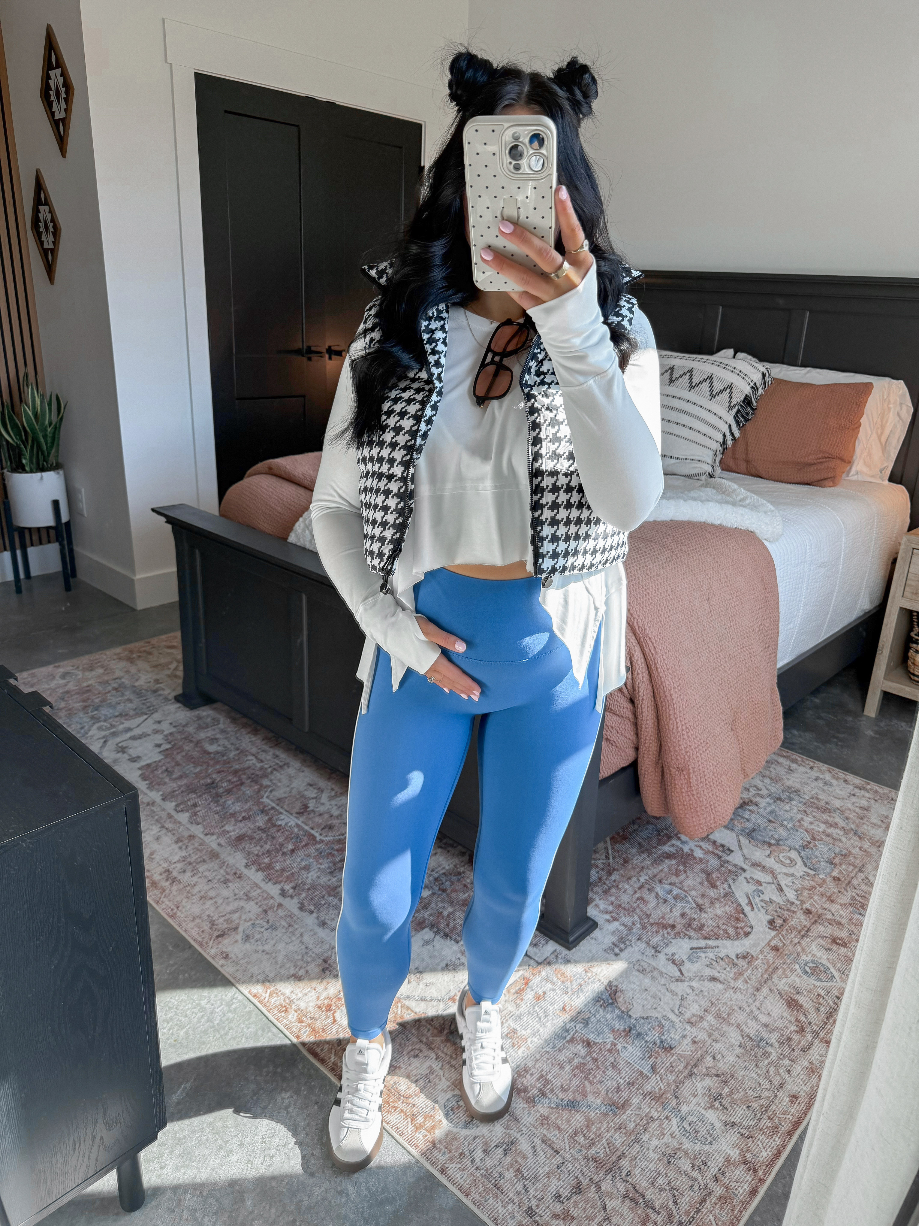 Bump Friendly Athleisure OOTD 💙🫐🤰🏻

Vest - small
Top - small
Bralette - medium
Leggings - small

Absolutely love this blue / black / white outfit! It's so comfortable, simple & bump friendly! 👏🏼 I have these leggings in three colors - they have no front seam & are so soft! I styled them with this basic long sleeve top (comes in a ton of colors and reminds me of Lululemon!), and finished the look with this black and white houndstooth vest and these adidas sneakers. 🖤

 

 

#LTKgrwm #LTKootd #LTKBump
