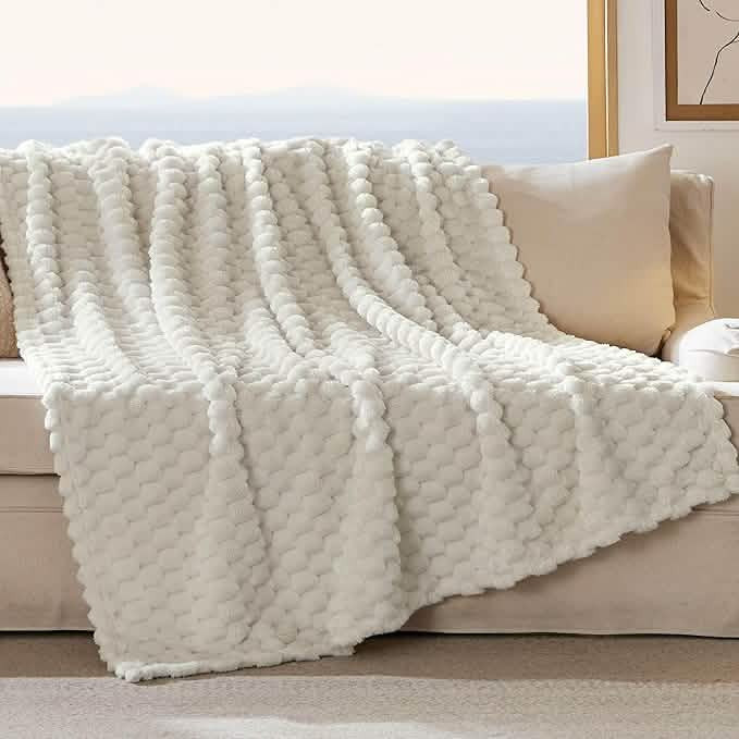 Bedsure Textured Bubble Flannel Fleece Blanket | Bedsure
