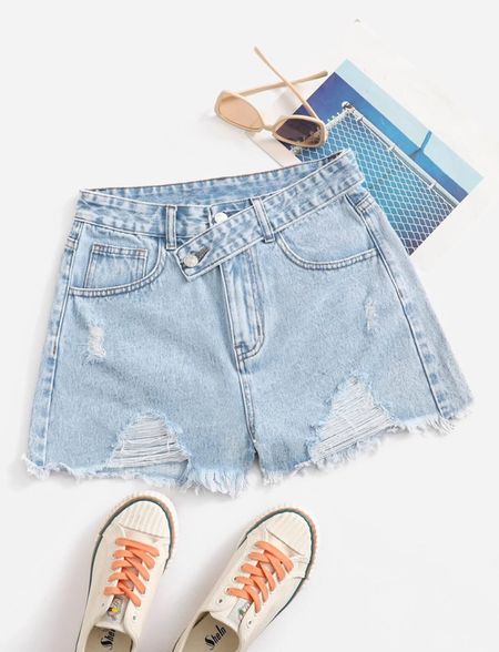 Amazon shorts!
Closet staple!
Great quality.
True to size - wearing a medium usually a size 6-8 in jeans depending on cut!

#amazonfind #springfinds #shorts #jeanshorts 

#LTKSeasonal #LTKfindsunder50