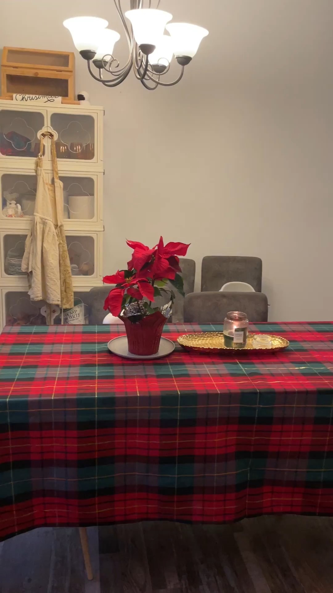 Christmas Tablescape

A Christmas table fit for a cozy, elegant family holiday. #ChristmasTablescape #HolidayTablescape #ChristmasDecor #HolidayDecor #ChristmasInspo #FestiveHome #HolidayHome

#LTKHoliday #LTKHome #LTKGiftGuide