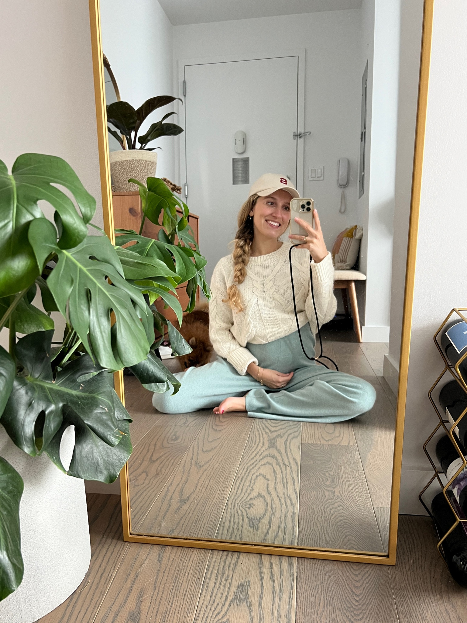 Another easy pregnancy outfit for fall 🤰🏼🤎
Pants: #mango
Sweater: #massimodutti
Cap: #sandro
Vegan sneakers: #orozandco
//
Maternity outfit, fall outfit, Sunday outfit, easy looks, pregnancy style, maternity style, what to wear when pregnant

#LTKSeasonal #LTKunder50 #LTKbump