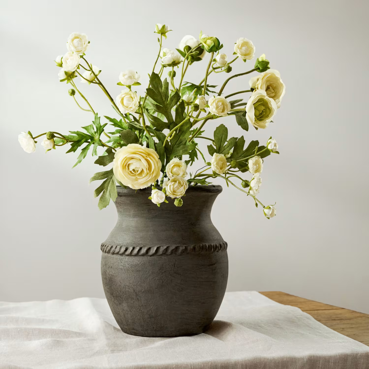 Camila Vase + Ranunculus Bundle Pairing | Magnolia