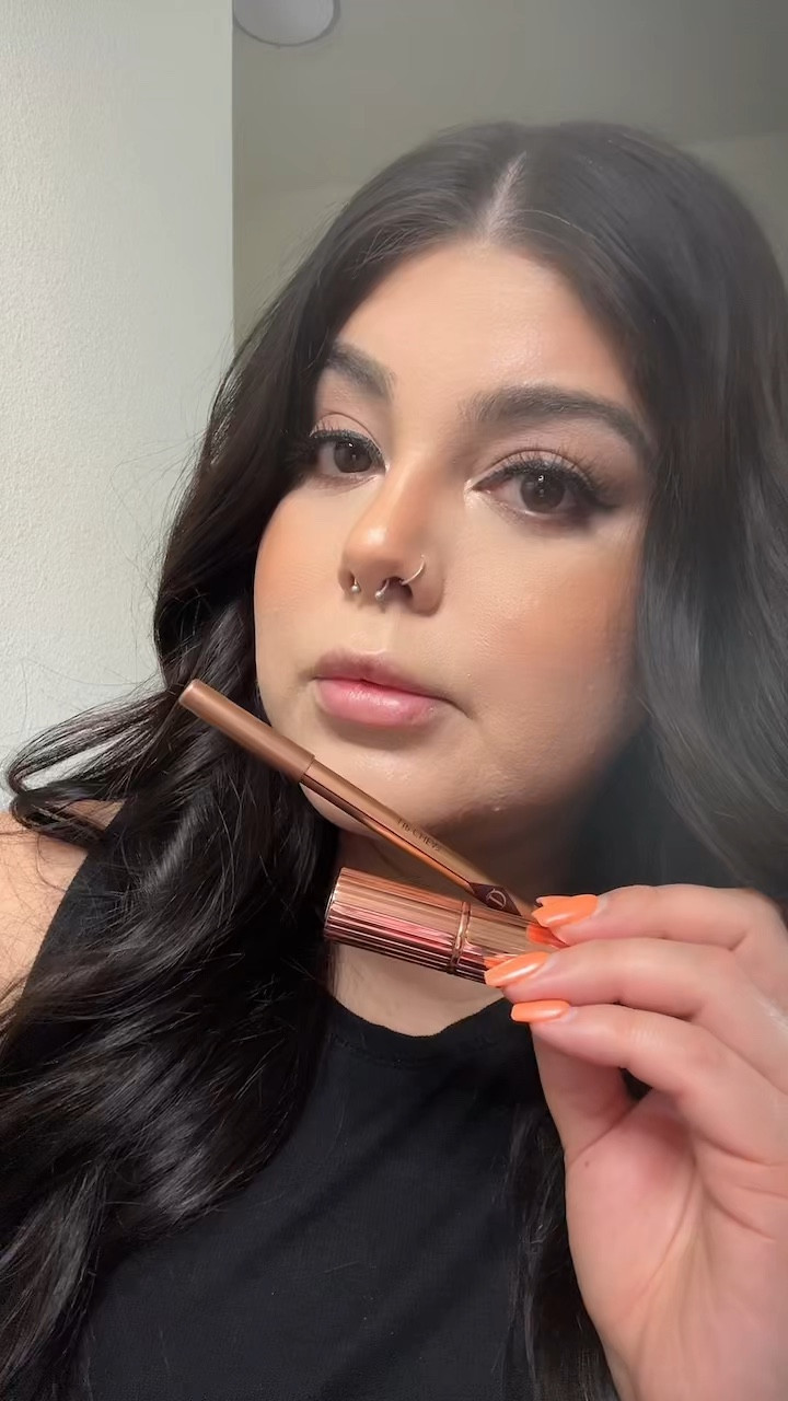 Lip Combo using Charlotte Tilbury 🤎 

Lip Liner in ‘Foxy Brown’ & Lipstick in ‘Coverstar’ 



#LTKVideo #LTKBeauty #LTKStyleTip