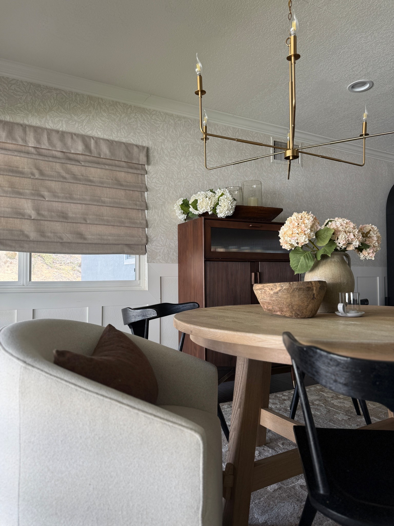 Dining room for Spring

#LTKHome #LTKselfcare #LTKSeasonal