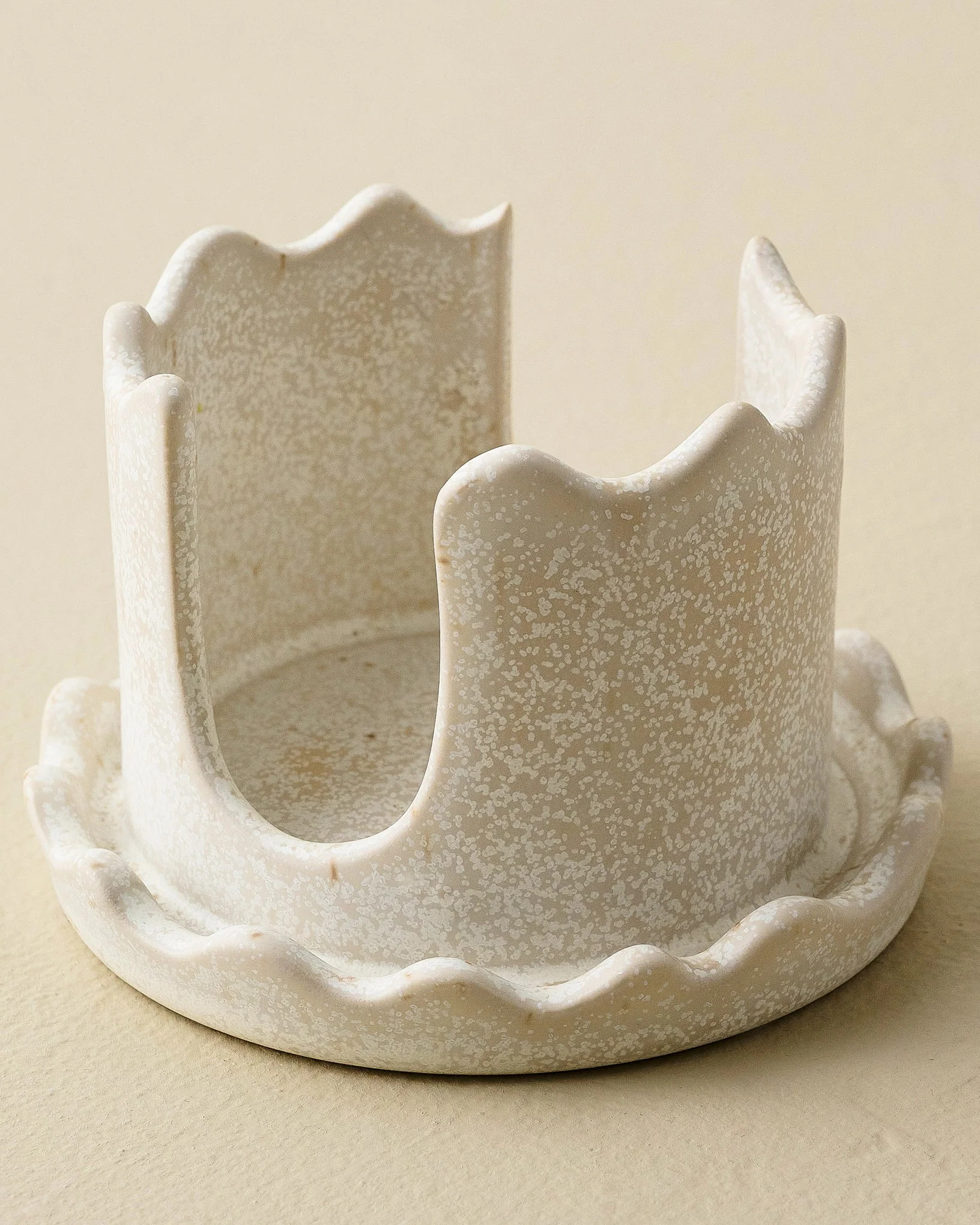 French White Sponge Keeper | Magnolia