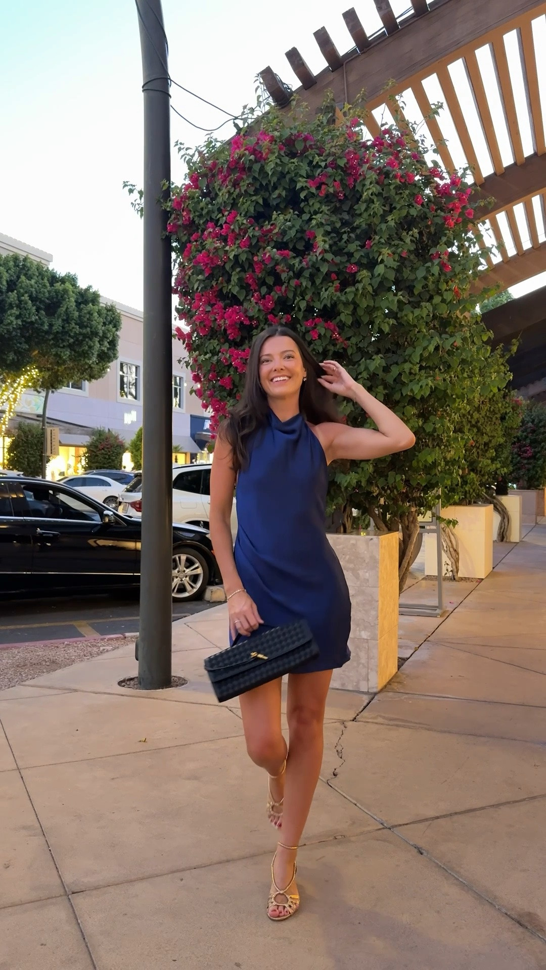 What I wore for a dinner out with friends this weekend! I am 5’7 wearing a small/2 in the dress, this exact color isn’t available but many other colors are, including a navy and a couple of other blue shades!