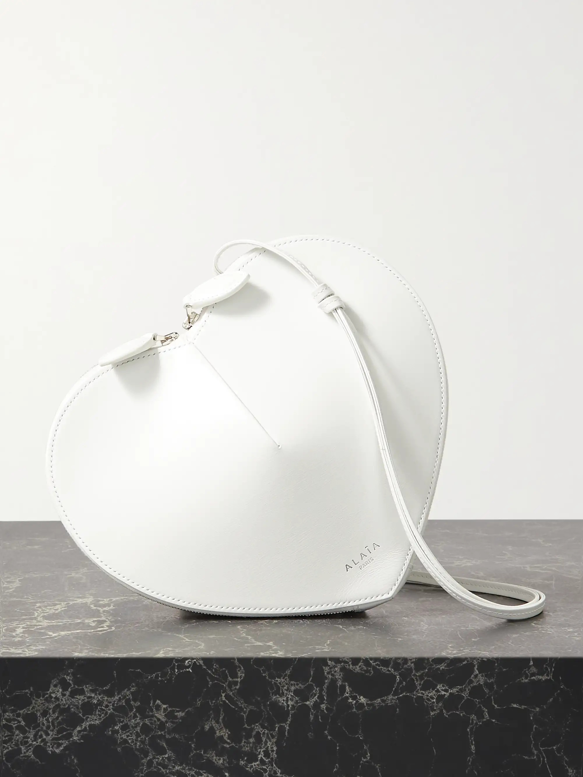 White Le Coeur leather shoulder bag | ALAÏA | NET-A-PORTER | NET-A-PORTER APAC