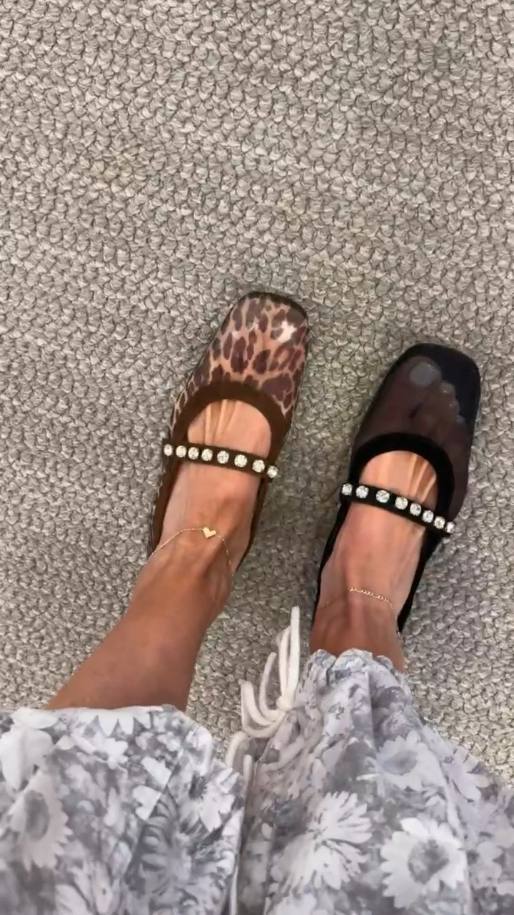 Nordstrom Anniversary Sale, Stuart Weitzman mesh flats.

#LTKSaleAlert #LTKOver40 #LTKootd