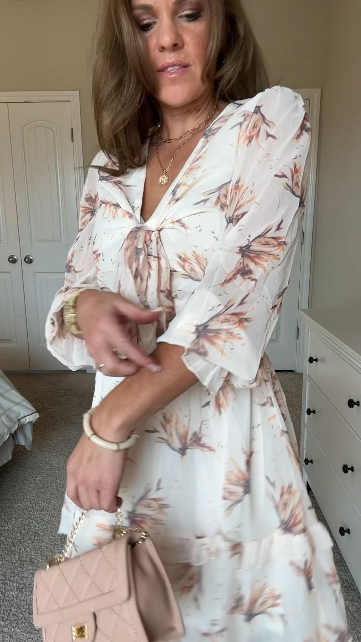 Gorgeous fall long sleeve short dress from Amazon! 

I'm wearing size small, fits true to size. 

Fall outfit - fall dress - fall look



#LTKVideo #LTKSeasonal #LTKHoliday