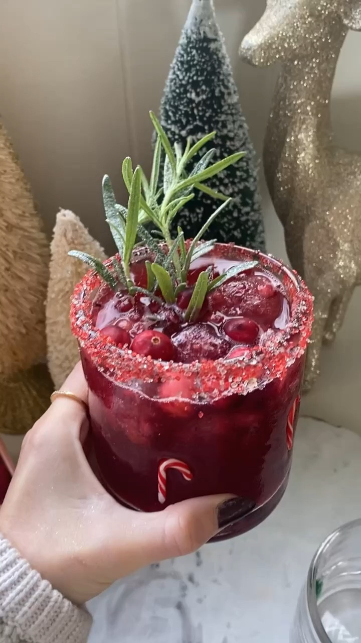 Easy mocktail inspo!

Mocktail ideas, recipes, mocktail recipes, holiday drinks, Christmas glassware, Christmas Eve inspo, Christmas inspo

#LTKHoliday #LTKSeasonal #LTKVideo