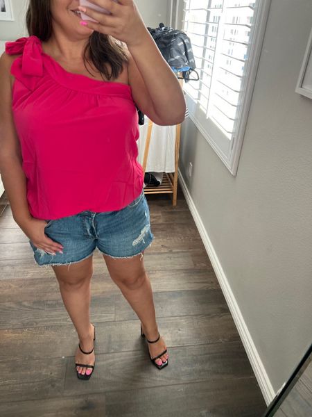 I have a new favorite top! Even better, I sized down in it! I’m a 16/18 and this is an XL! I freaking love the bow. It’s really comfortable and I think I need to buy more colors! The shoes run a little bit small so you’re going to want to size up half.

Amazon, Amazon Fashion, Summer, Summer Style, Summer Fashion, Affordable Fashion, Amazon Fashion Finds, Casual Fashion, Casual Look, Chic Look, Chic Outfit, Tory Burch, Sandals, Fashion



#LTKstyletip #LTKunder50 #LTKcurves