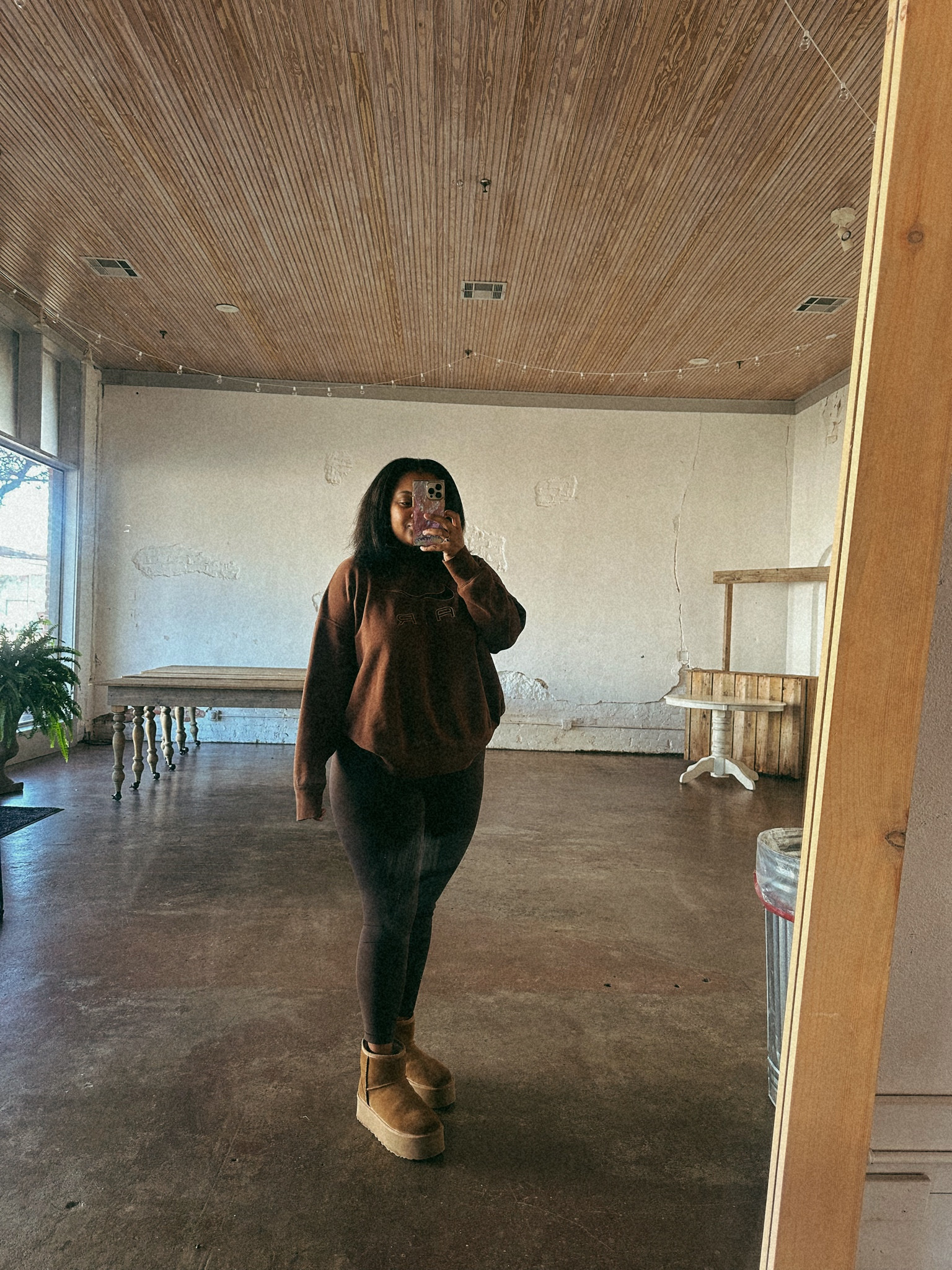 nothing makes a cozy day fit like some leggings and a sweatshirt. 🤎🤍 

#LTKSeasonal #LTKHoliday #LTKPlusSize