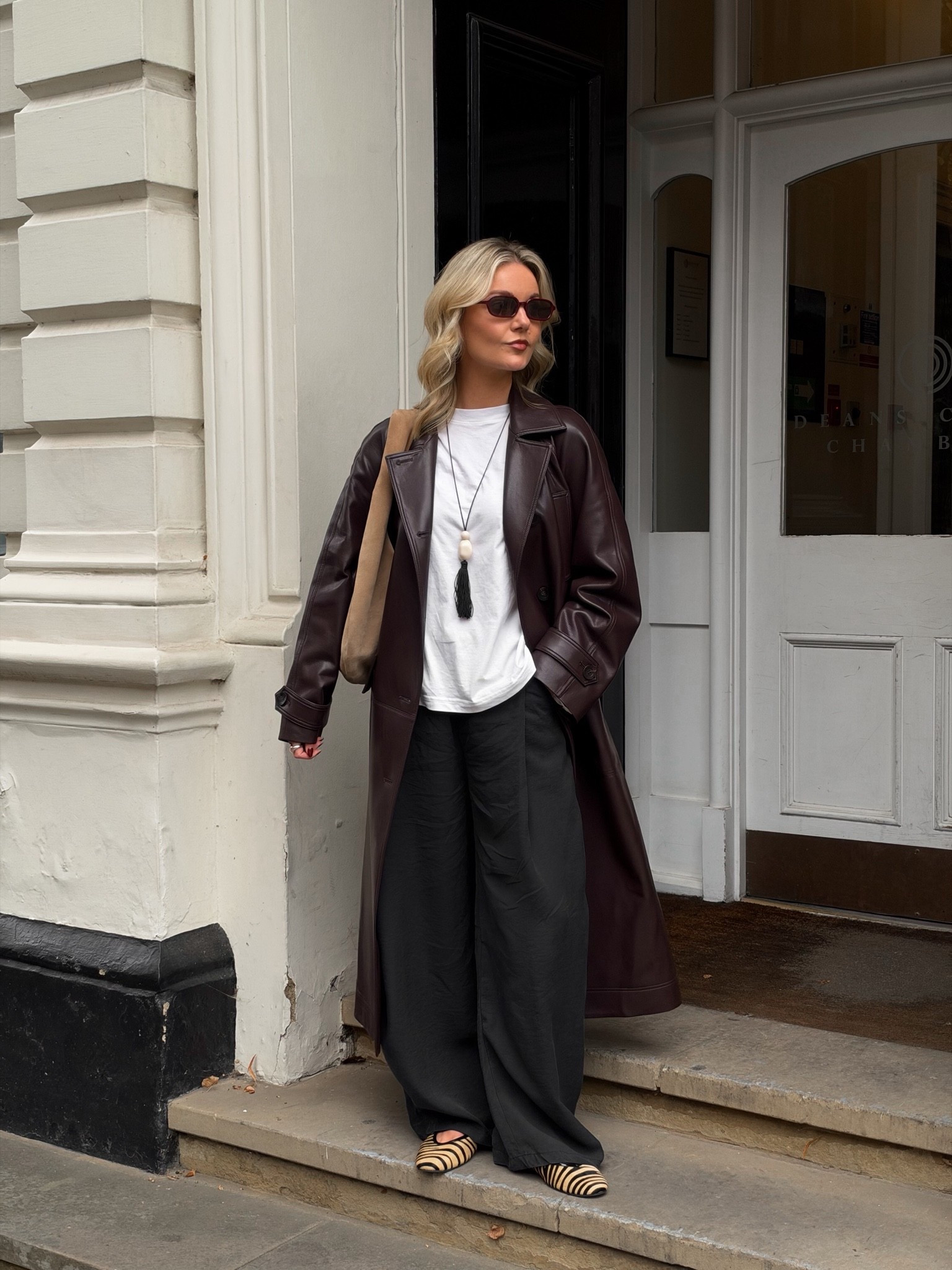 Yesterdays look; I’ve been looking forward to styling styling this trench again! Too warm for knits underneath it yet, so a long sleeved jersey is perfect 👌🏽🍂

#outfitinspo  #autumnoutfit #falloutfitinspo #octoberoutfits #fashioninspo leather trench coat, casual outfit inspo, animal print, burgundy