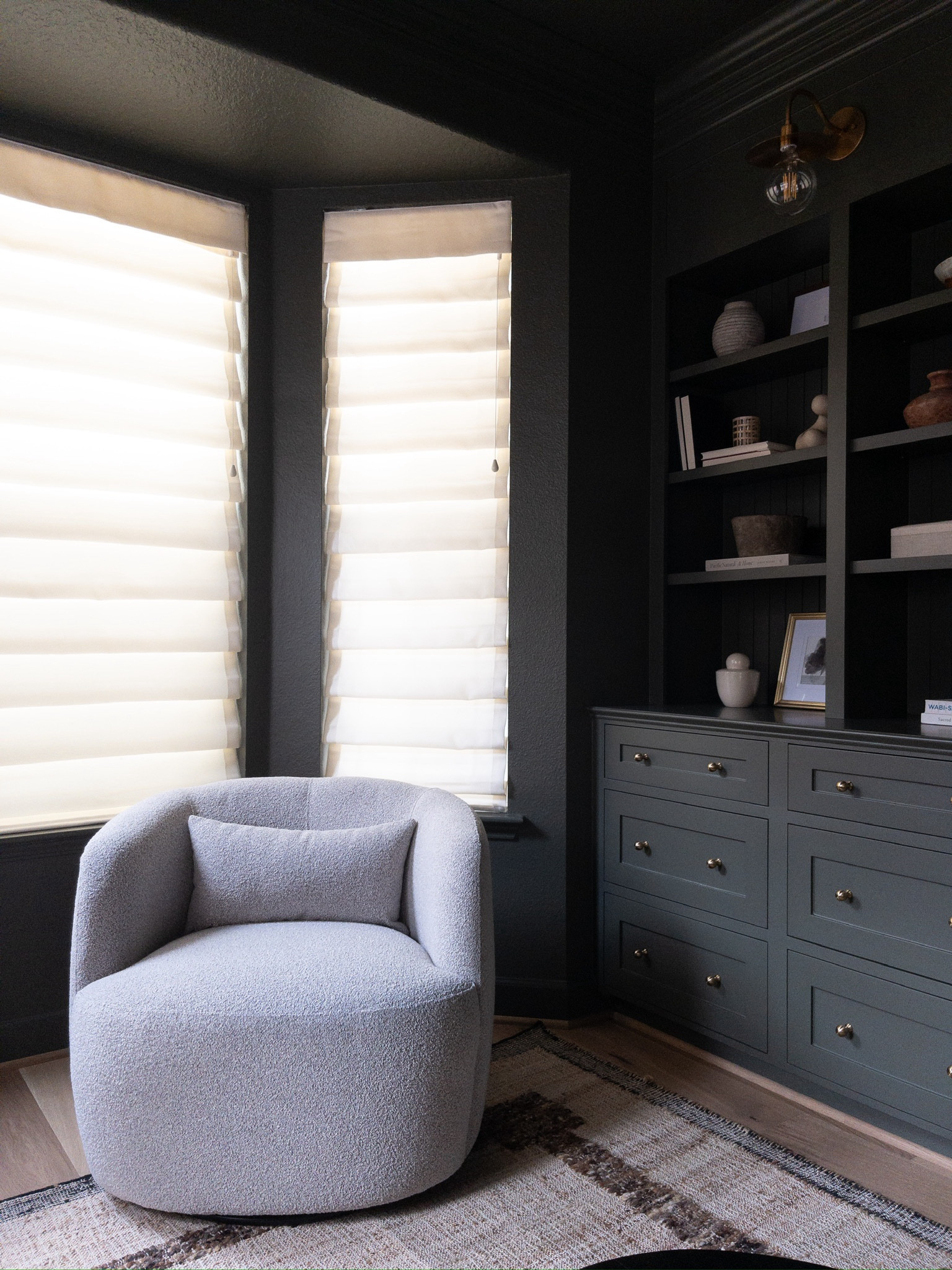 A little glimpse into our Woodland’s project ft. this amazing swivel chair from Home Depot! #ad

home depot, accent chair, swivel chair, office inspiration, home office inspiration, home office details, home decor, moody office decor, moody home inspo, boucle furniture, built in shelf inspo

#LTKstyletip #LTKhome