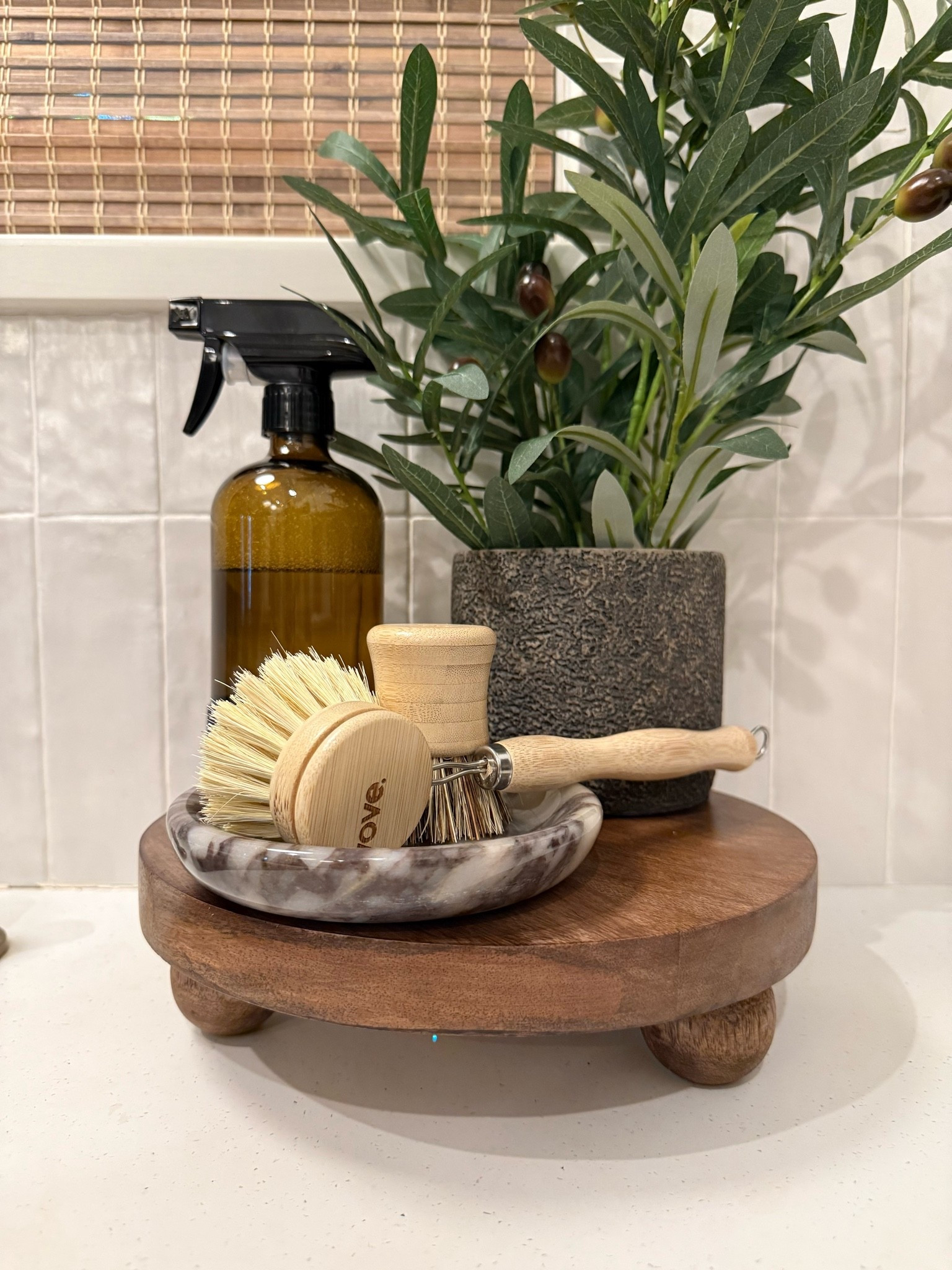 Kitchen sink set up! The wood riser keeps it all off the counter and adds a cute organic touch🤍