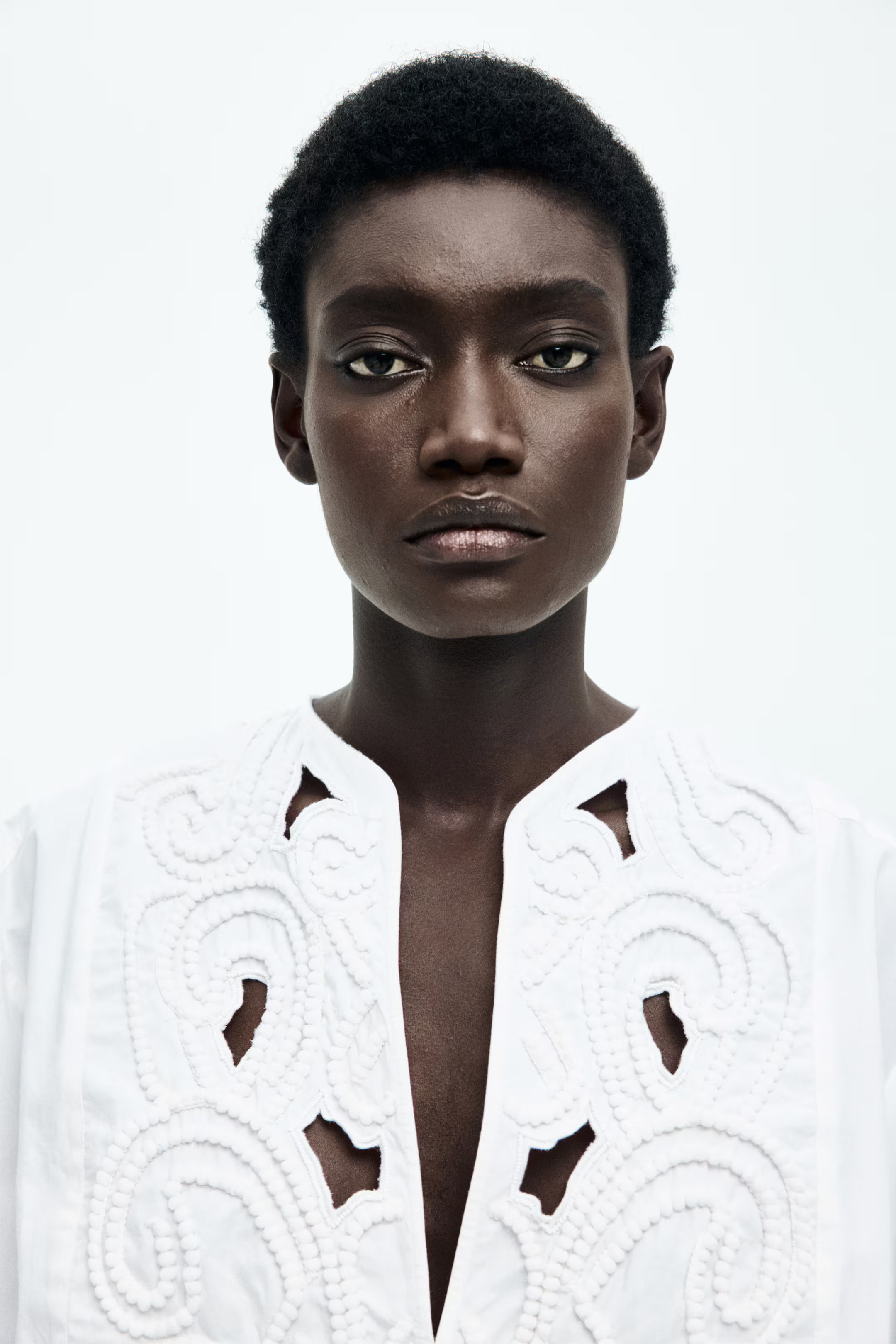 Broderie anglaise blouse - White - Ladies | H&M GB | H&M (UK, MY, IN, SG, PH, TW, HK)