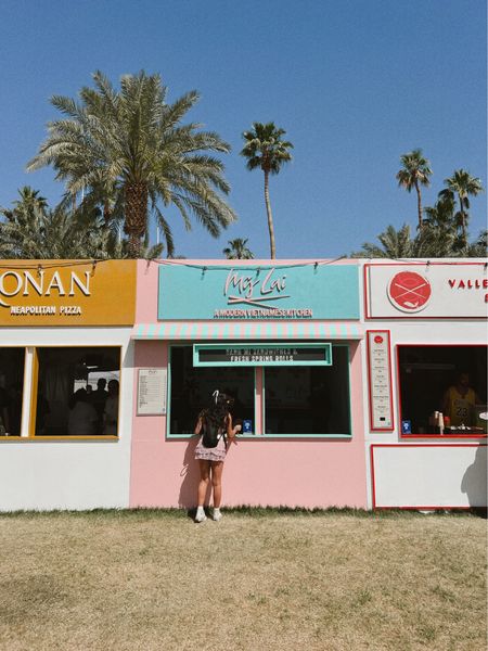 Favorite eatery at Coachella music festival🎡🌱🇻🇳

#LTKSeasonal #LTKFestival #LTKActive