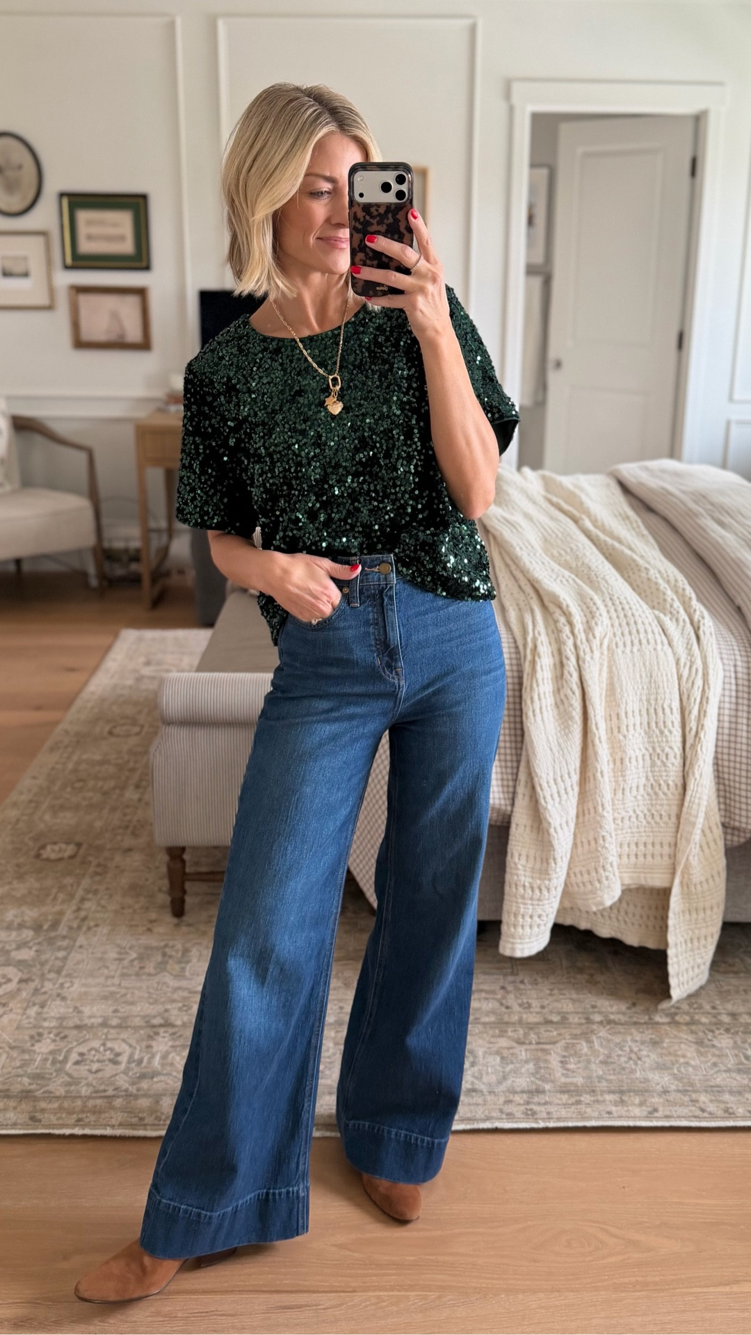 Holiday look that is so fun! 

#LTKSeasonal #LTKHoliday #LTKOver40