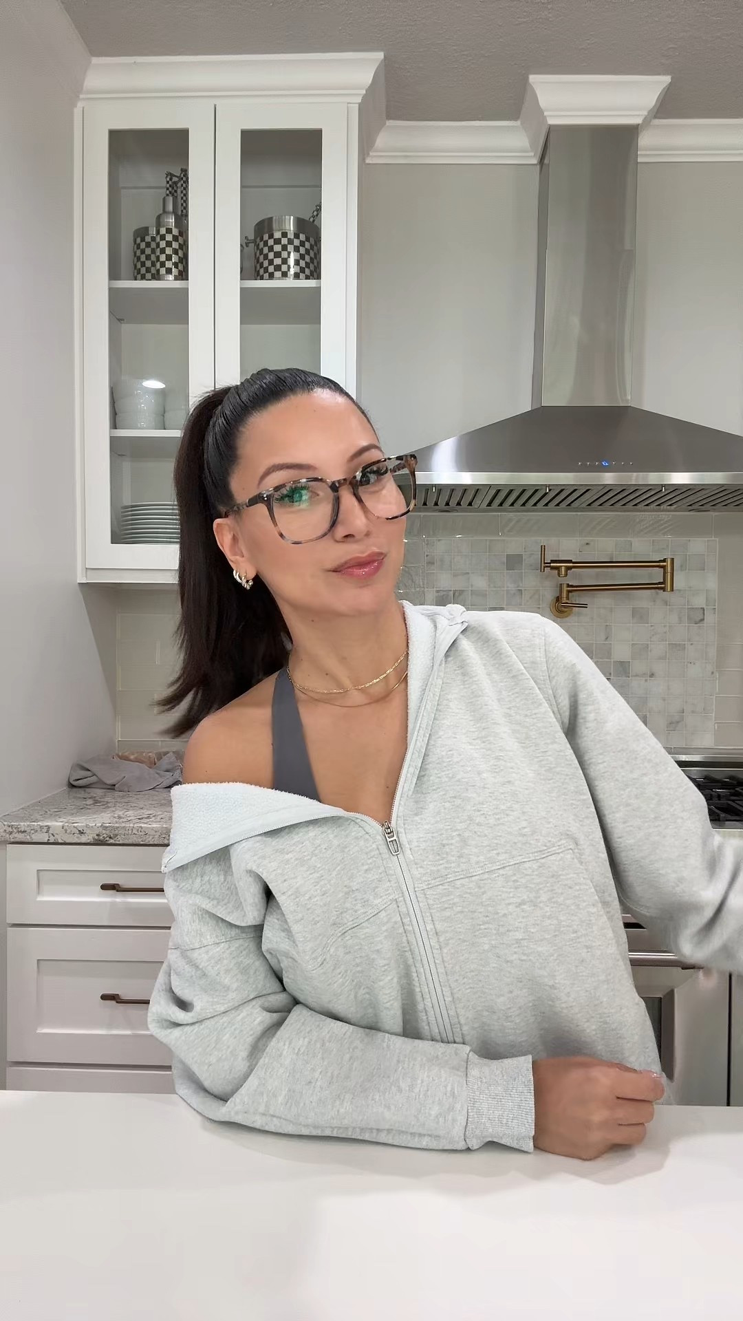 Jewelry I am obsessed with @analuisany #analuisany #analuisaambassador #bestdeal 

#LTKGiftGuide #LTKStyleTip #LTKFindsUnder50