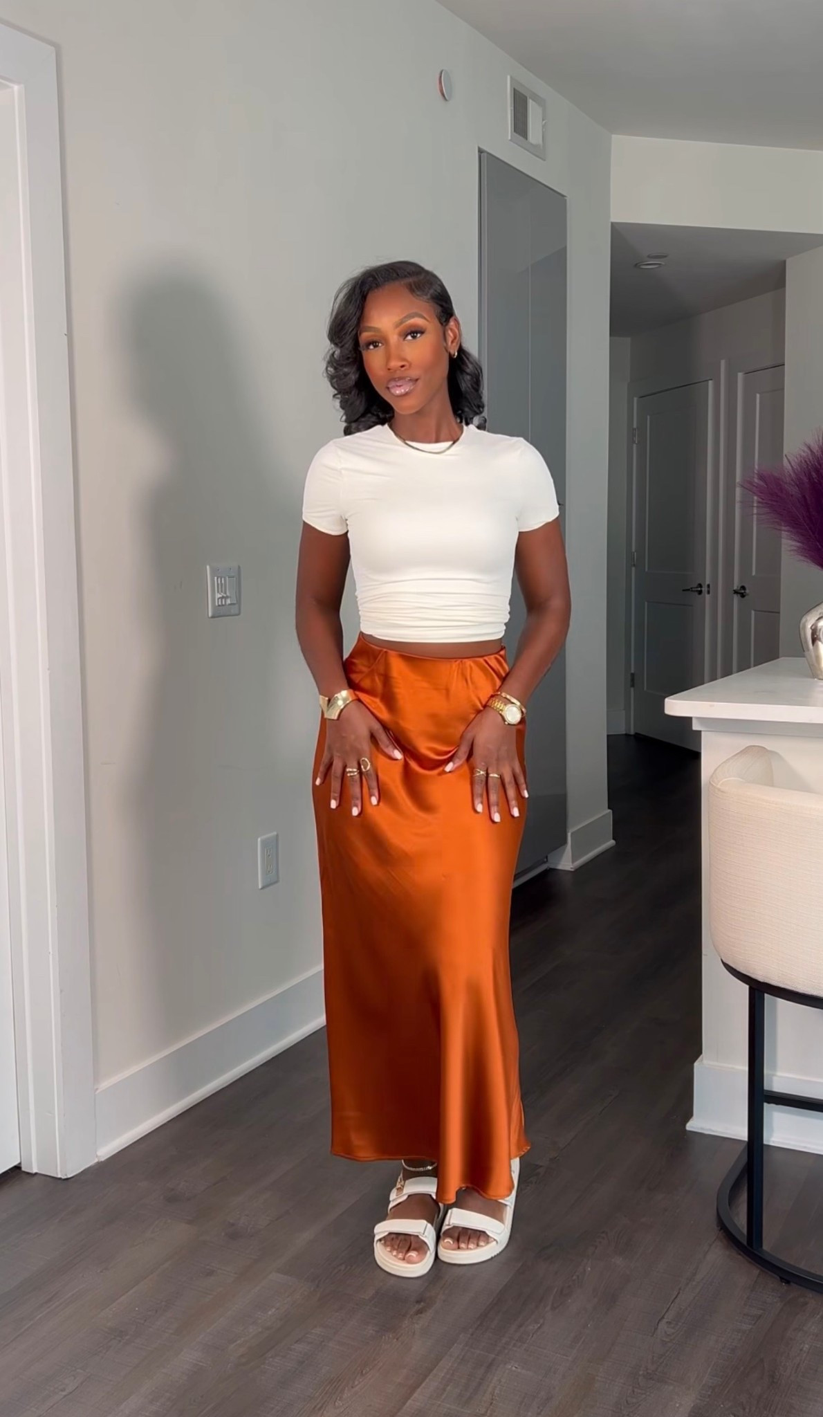 Today it’s warm but a little gloomy ⛅️ some bring a little extra shine 🧡