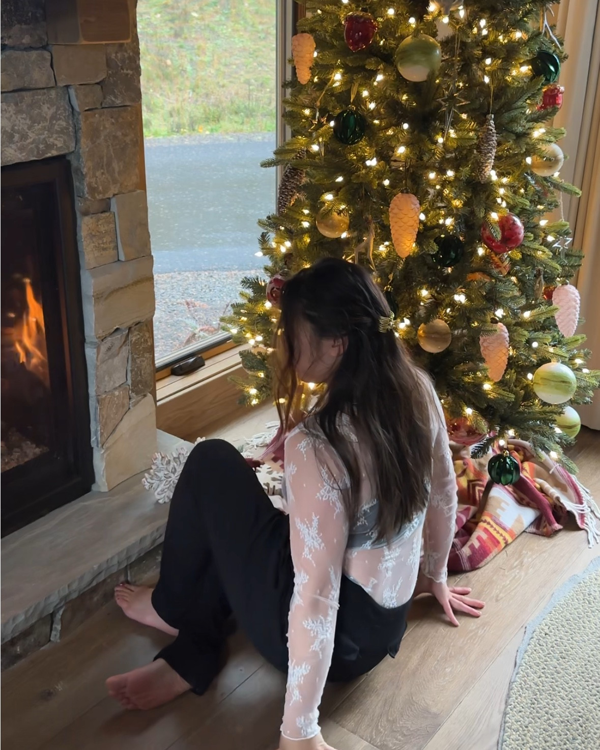 Holiday cozy cabin cheer lodge style mom PNW kids adventure outdoors Skamania the gorge waterfalls hikes party dinner celebrate holidays Christmas magic vacation winter 

#LTKmomlife #LTKHoliday #LTKKids