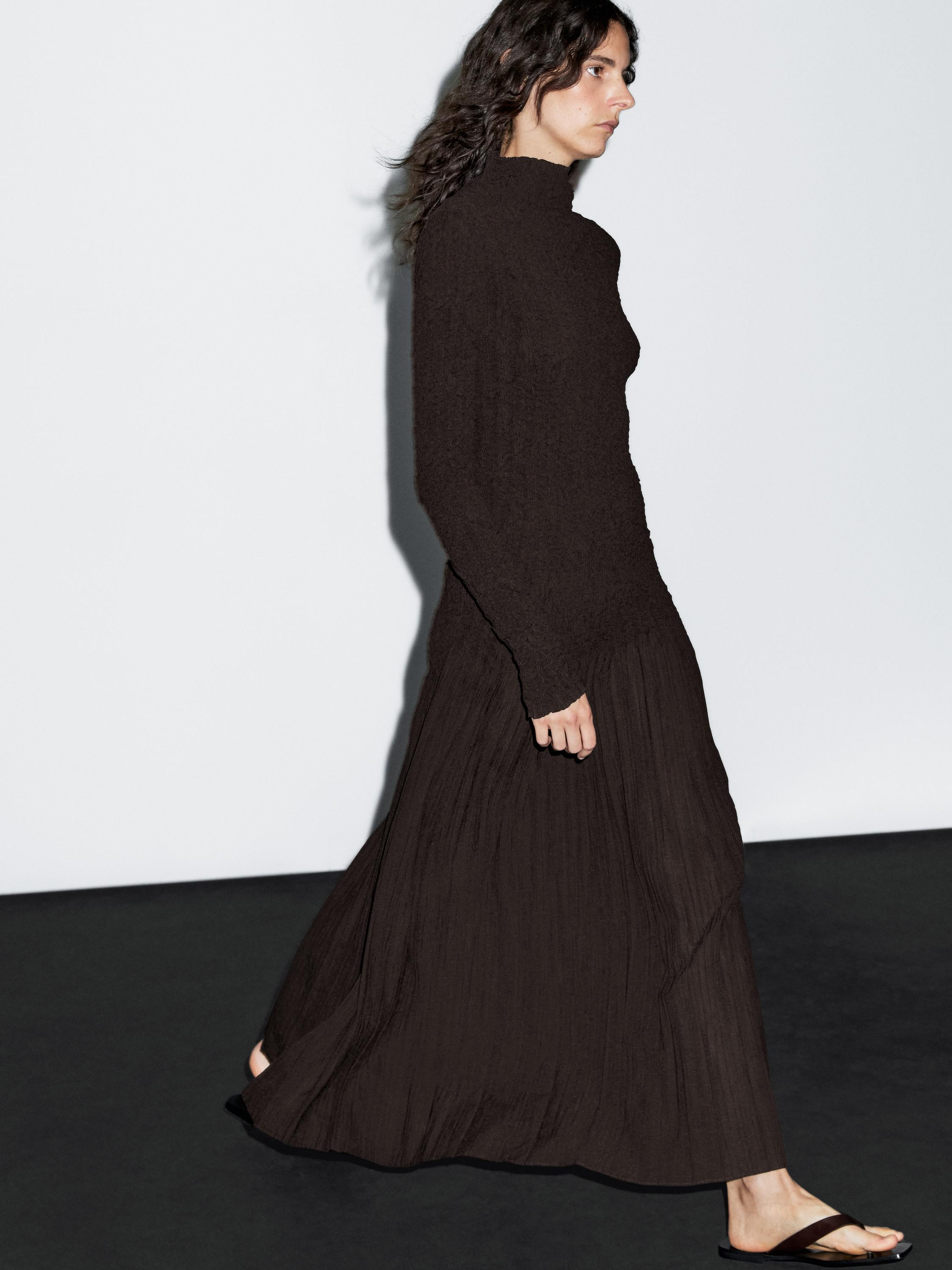 Long pleated stretch dress | Massimo Dutti US