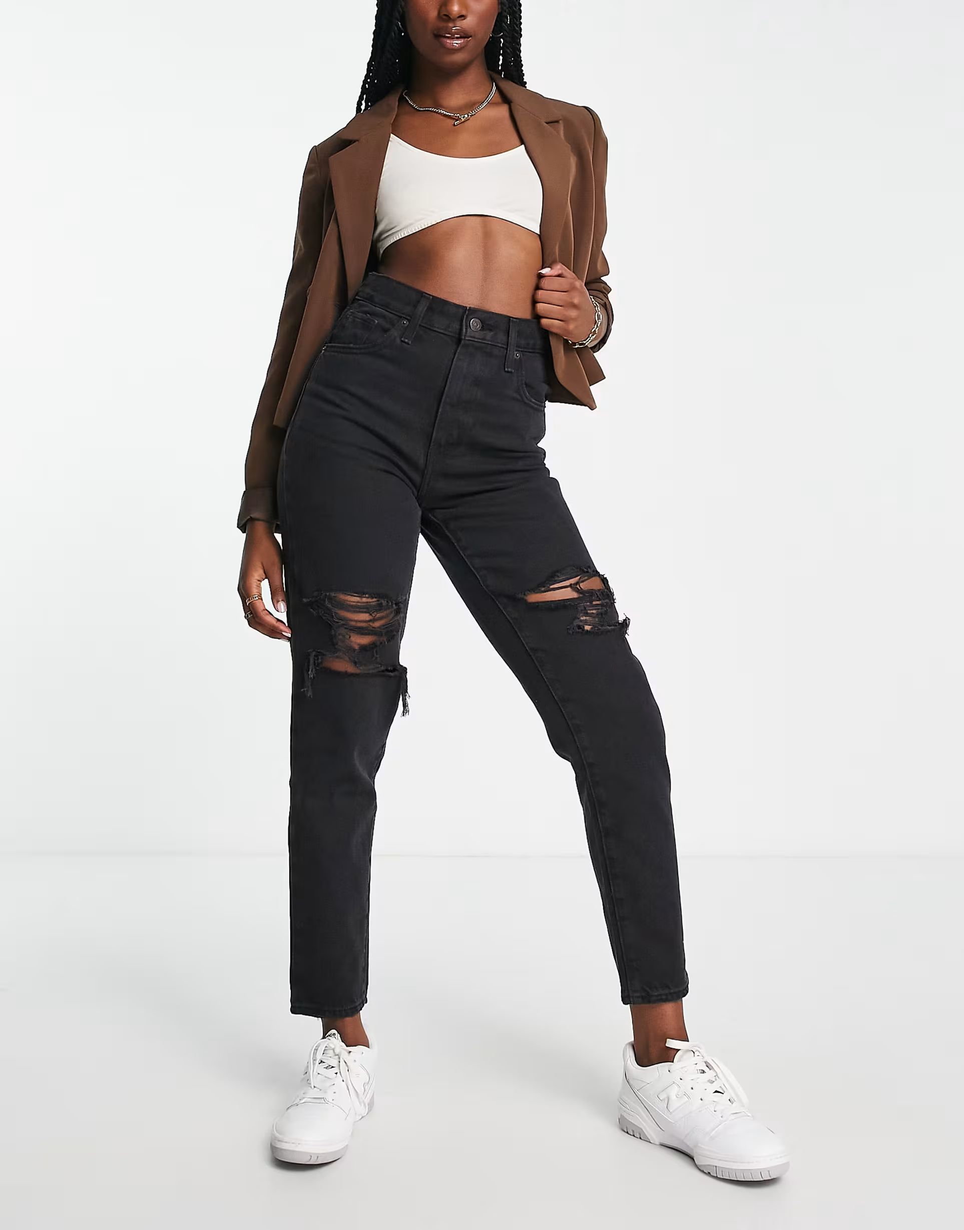 Levi's – Mom-Jeans im Used-Look mit hohem Bund in Schwarz | ASOS (Global)