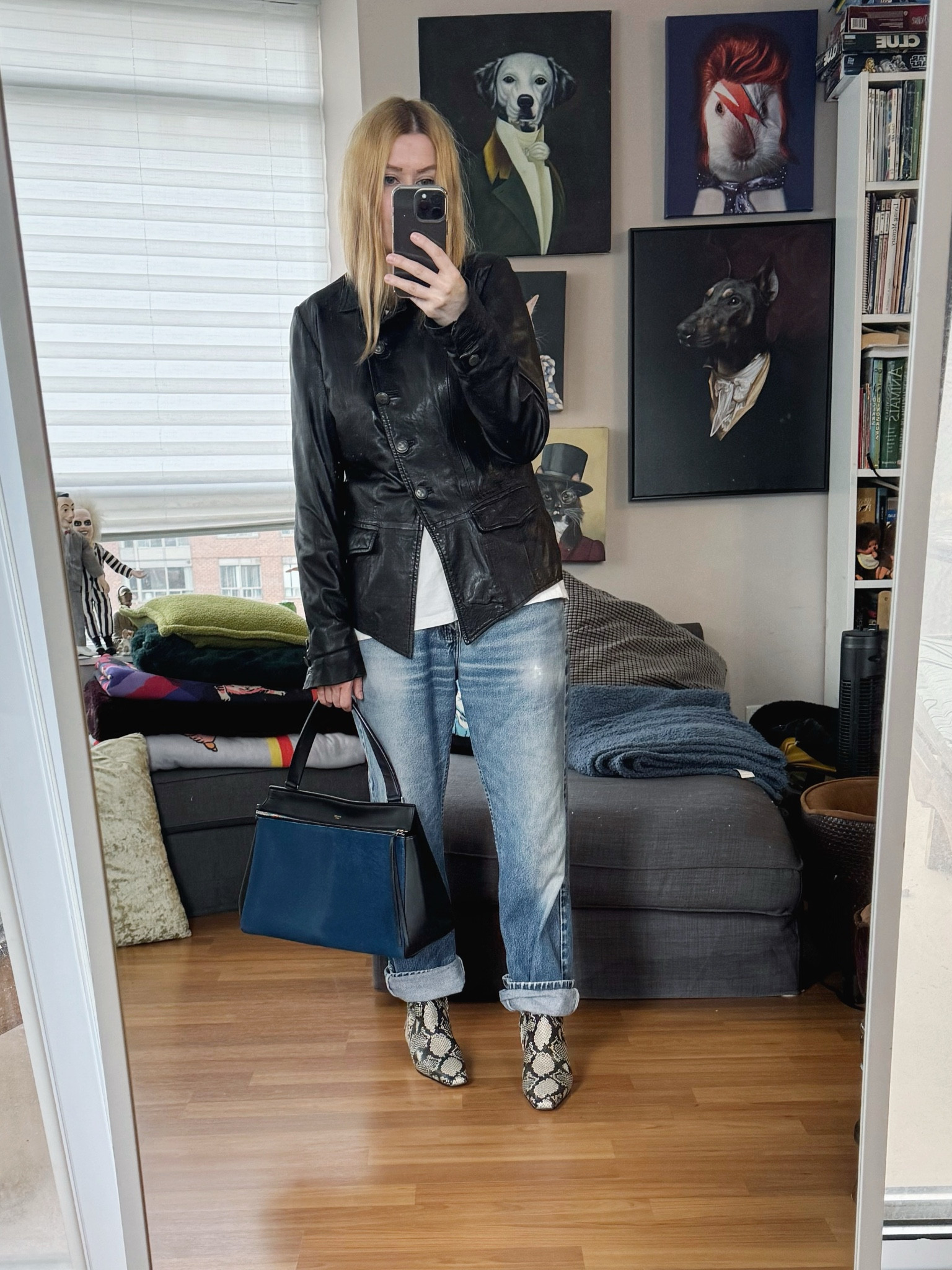 I’m giving some new boots a spin. I love all kinds of animal print, not just leopard. 
Jeans, bag, and jacket are vintage/secondhand items. 

 •
#falloutfit #oldceline #vintagelevis #falltrends #torontostylist #StyleOver40  #secondhandFind #fashionstylist #slowfashion #FashionOver40  #MumStyle #genX #genXStyle #shopSecondhand #genXInfluencer #genXblogger #secondhandDesigner #Over40Style #40PlusStyle 


#LTKOver40 #LTKShoeCrush #LTKStyleTip