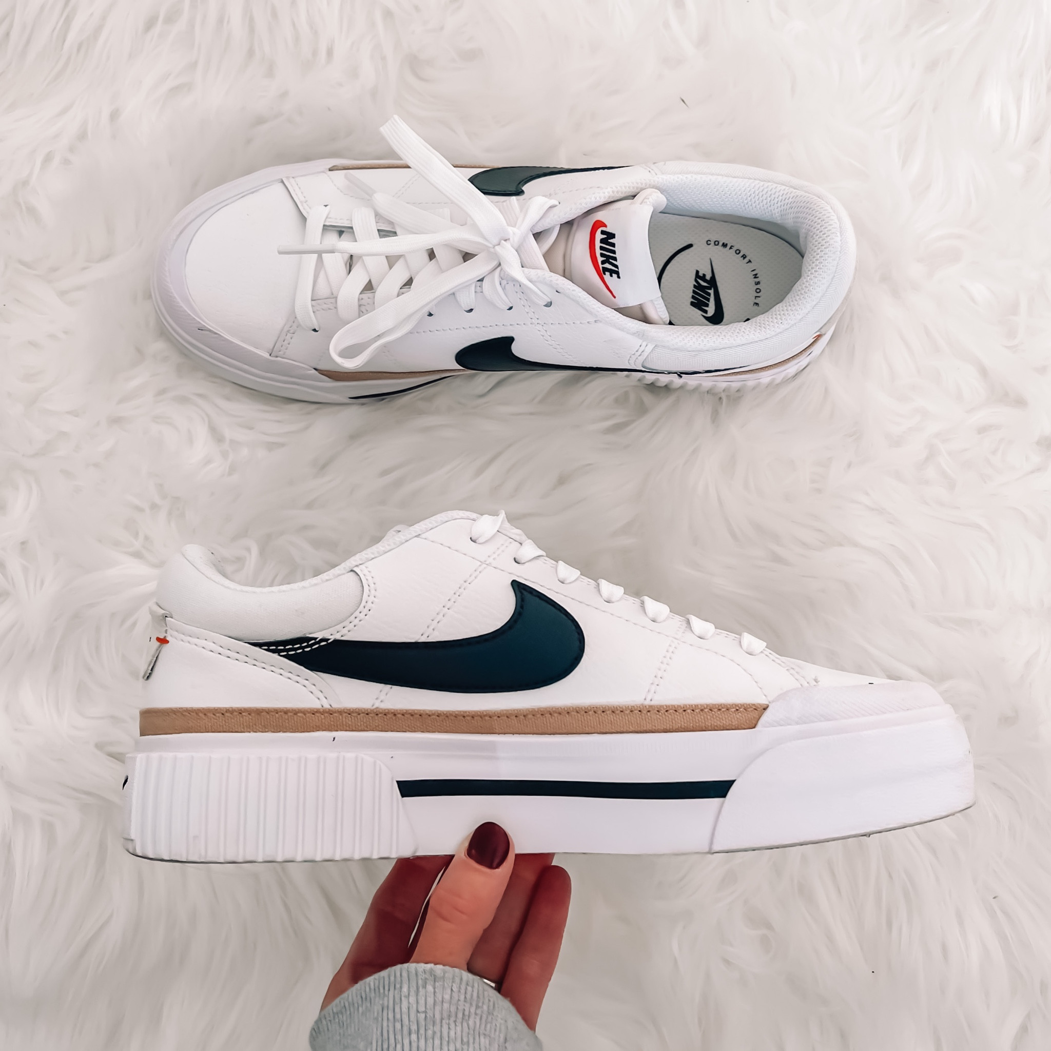 🚨RESTOCK ALERT! Run! Nike sneakers everyone is loving are currently restocked!  
Active wear 
Court shoes 
Nike sneakers
Nike shoes 

#LTKfit #LTKunder100 #LTKshoecrush