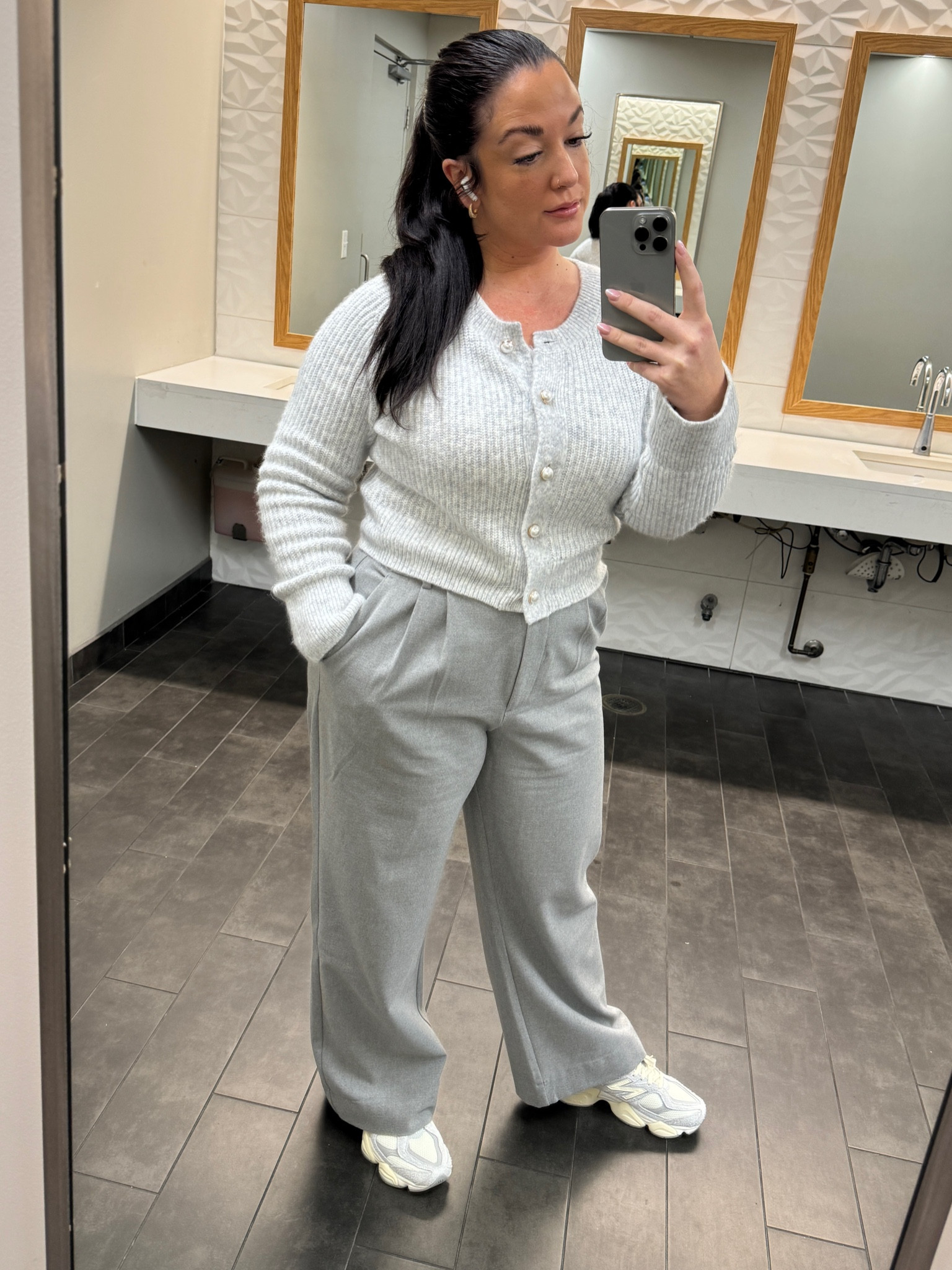 Work selfie 🤳🏼 

#LTKSeasonal #LTKHoliday #LTKmidsize
