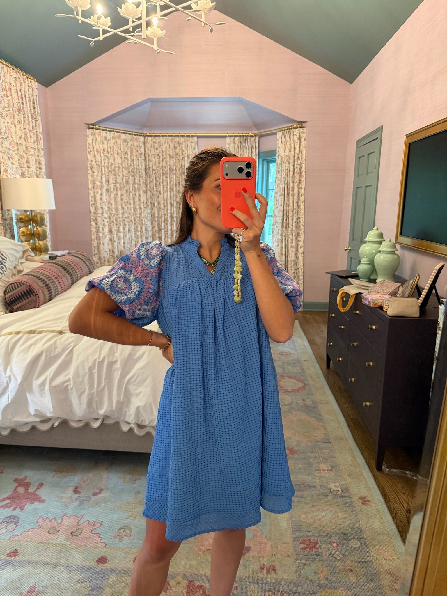 Cutest easy dress to throw on this spring & summer! In an xsmall. Use code SHELBY15