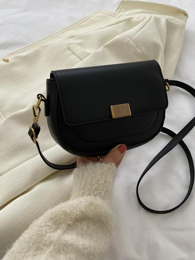 Satteltasche mit Mini Metall Dekor, Klappe | SHEIN