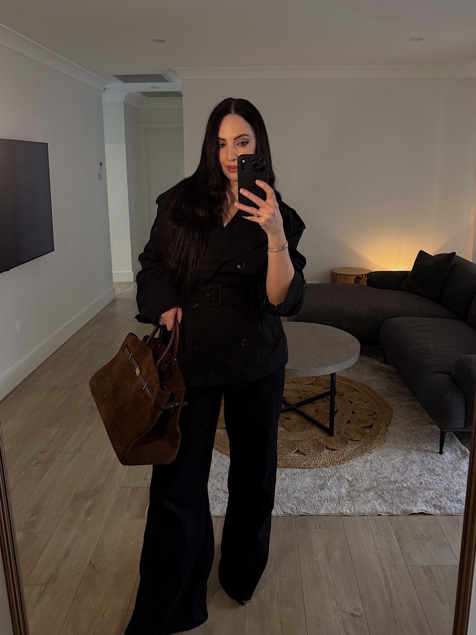 #meshki #trenchcoat #croppedtrench #ootd #elevatedstyle #editorialfashion

#LTKaustralia