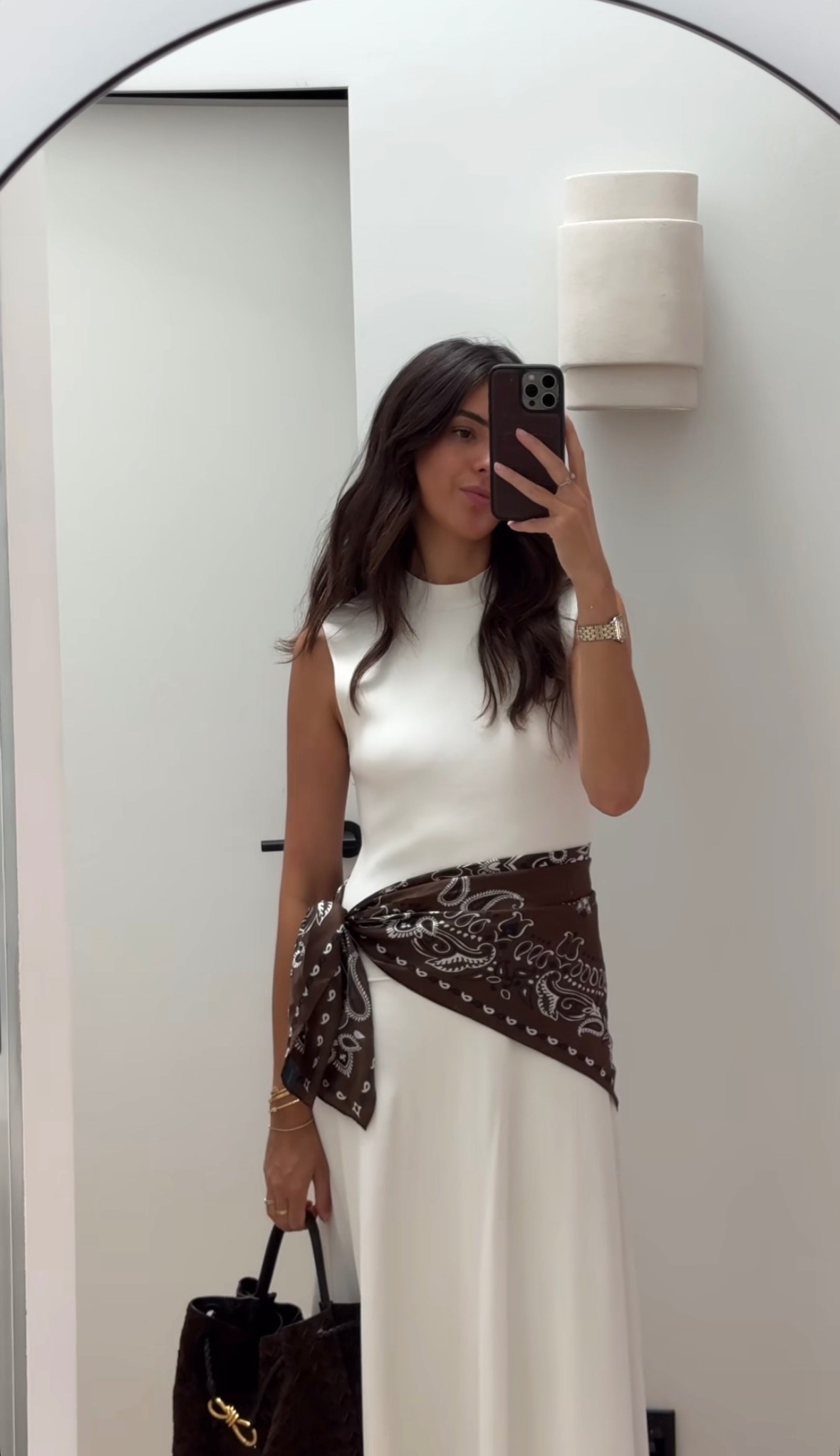 Love the dress + scarf combination

Publicité. 

#LTKfrance #LTKautumn #LTKeurope