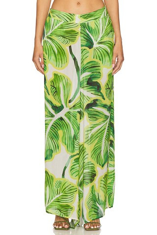 Favorite Serena Cover-up in Greenery

              
    
        
        
            Favorite ... | Revolve Clothing (Global)