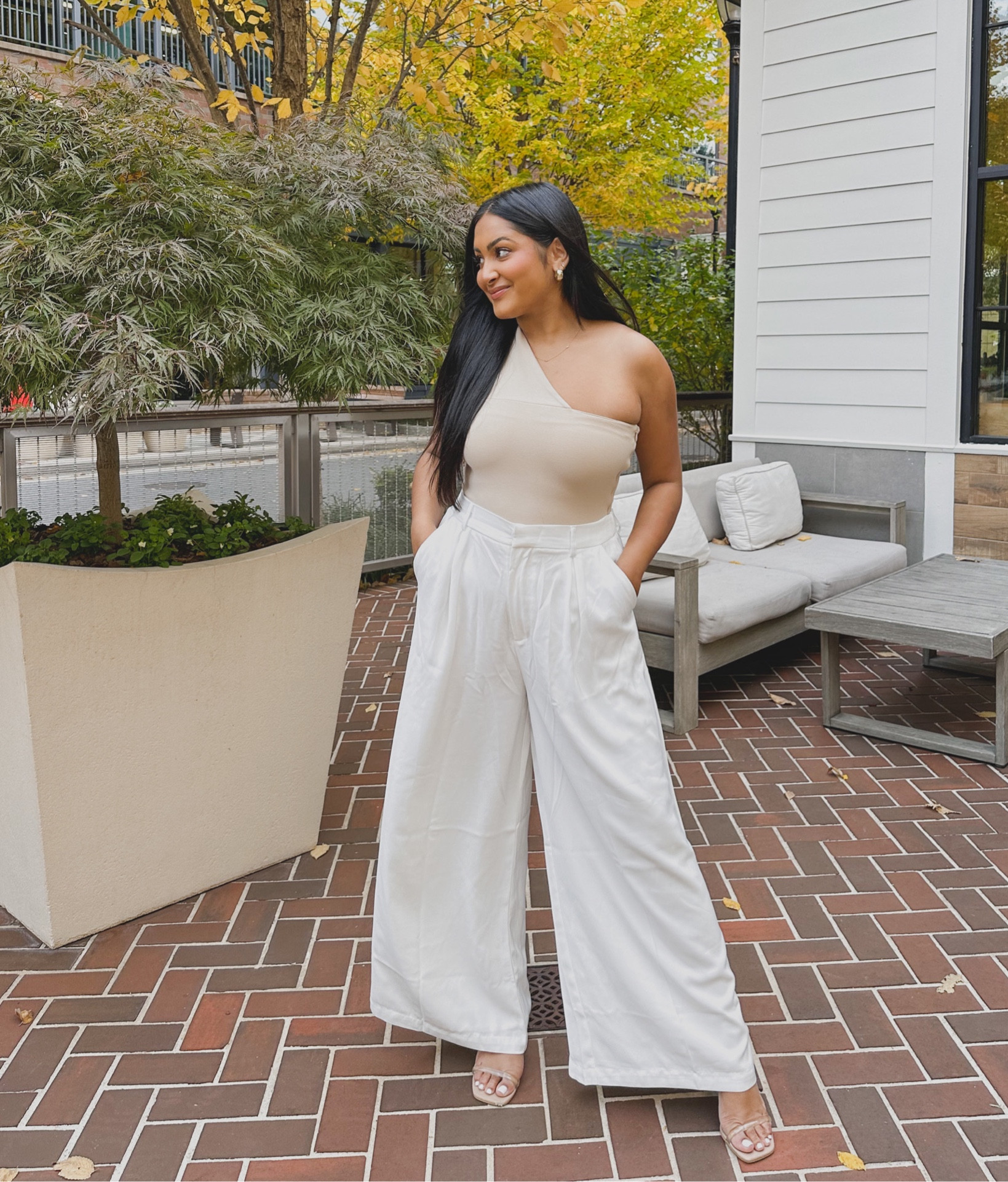 one shoulder snatched bodysuit 👏👏 

#LTKstyletip #LTKsalealert #LTKHoliday