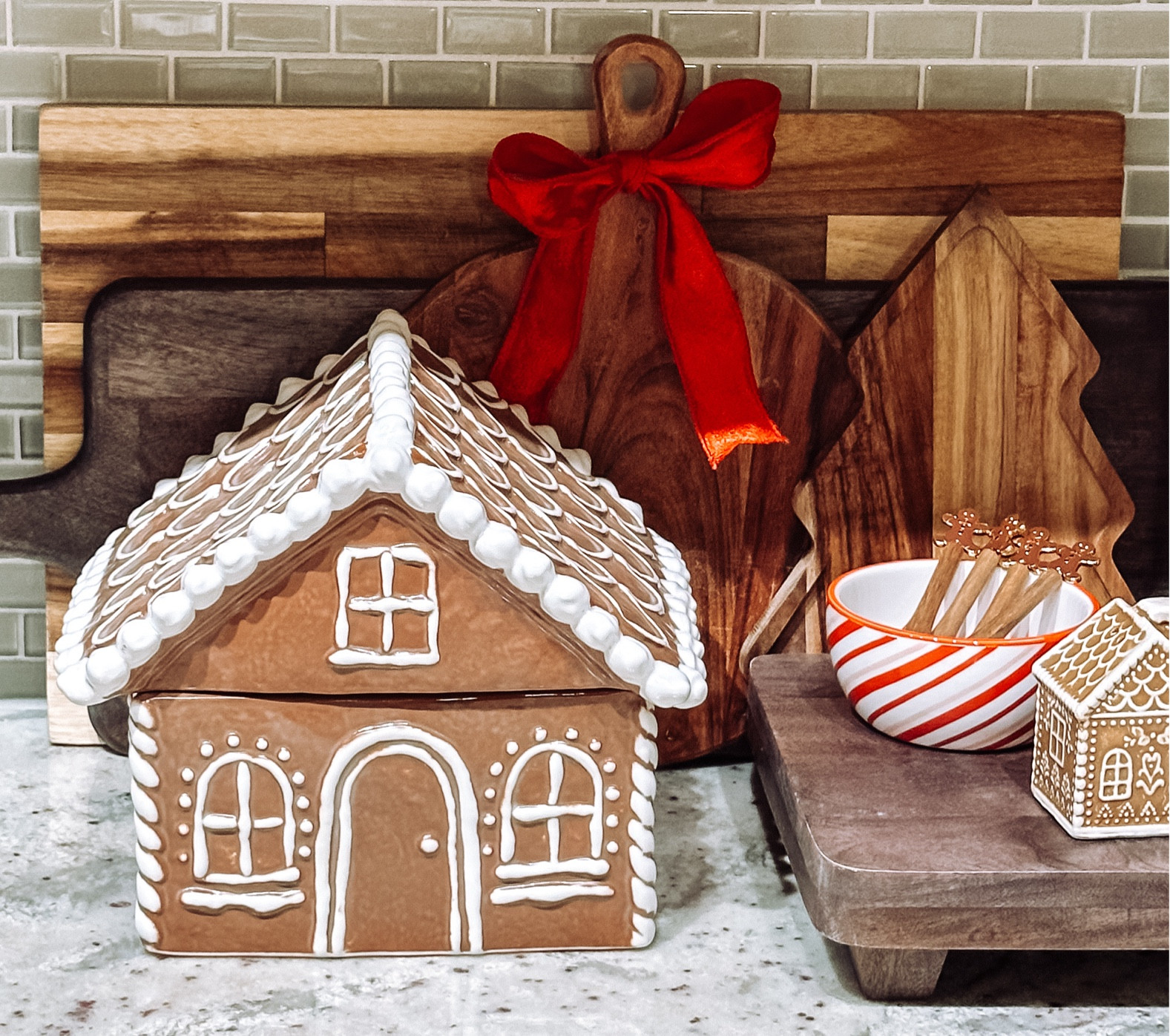 Loving my new gingerbread house… the perfect addition to the kitchen for years to come! It’s a nice size and you can fill with cookies or coffee pods! ⭐️

#LTKSeasonal #LTKHome #LTKHoliday