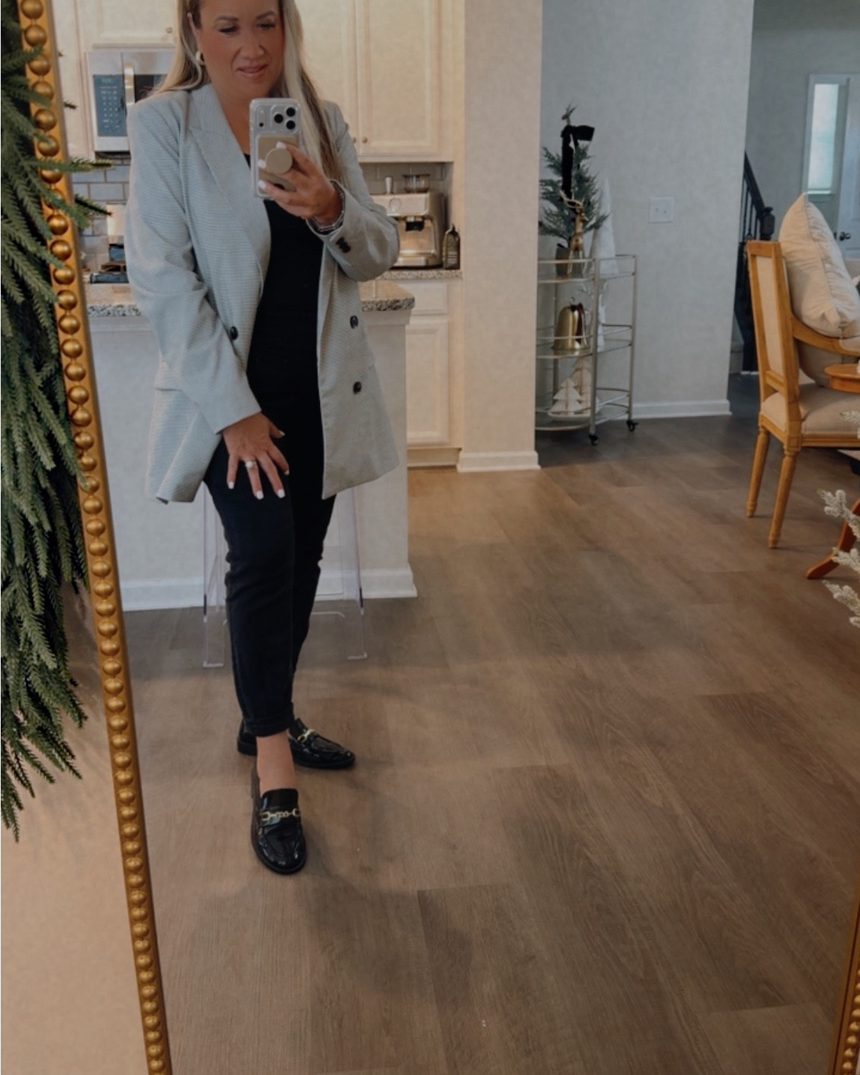 Keeping it sharp but easy — my kinda day. 

#OOTD #OutfitInspo #StyleInspo #DailyStyle #ChicStyle #FashionDaily
#StreetStyle #WhatIWore #StyleBlog #StyleGoals #MinimalStyle


#LTKHome #LTKdayinmylife